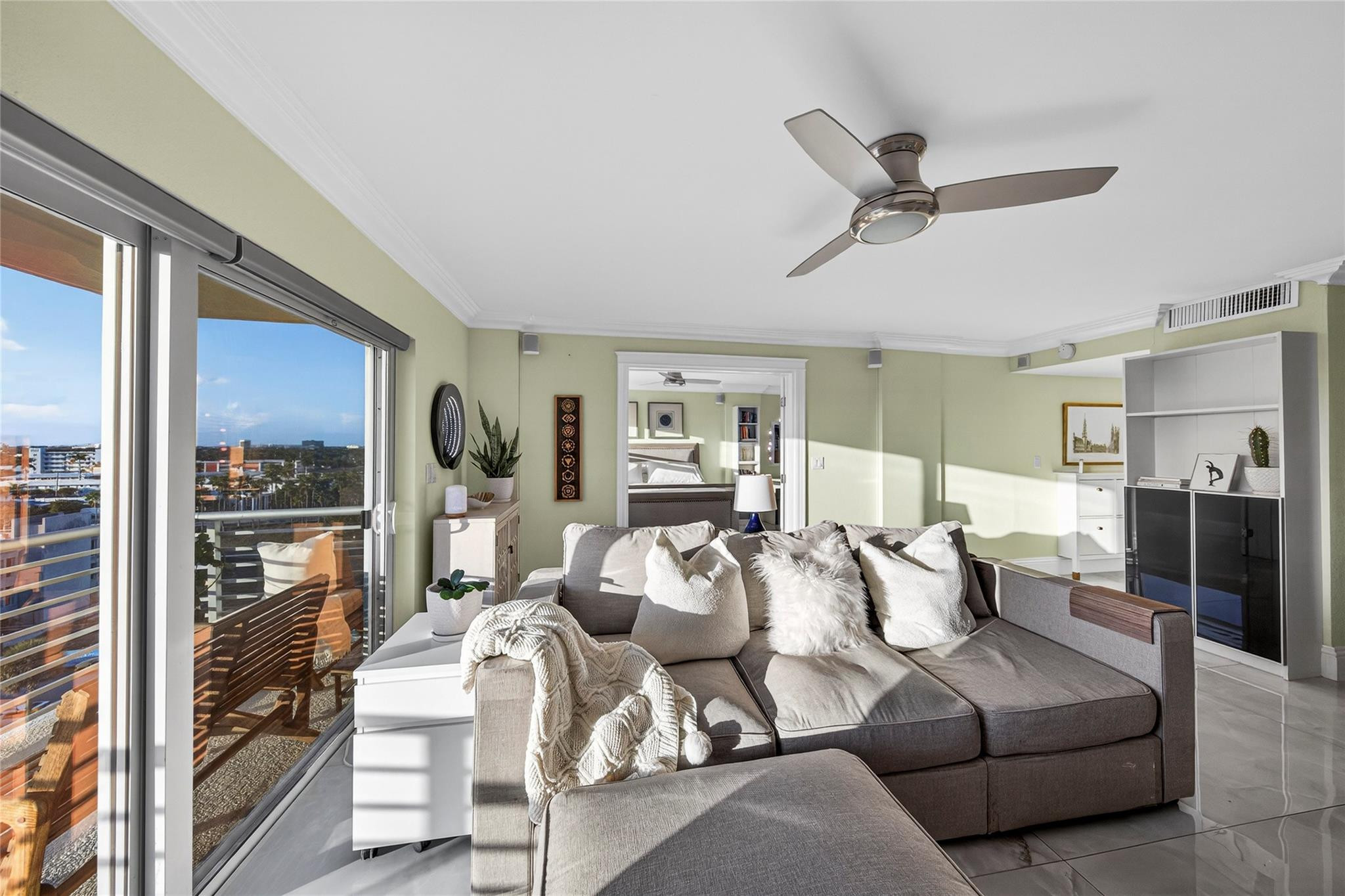 LAUDERDALE TOWER - Residential