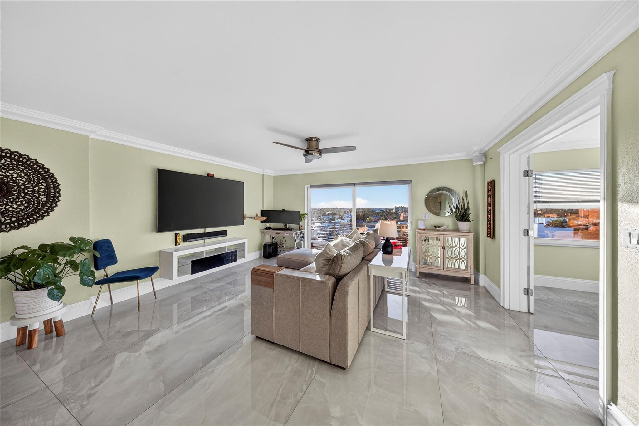 LAUDERDALE TOWER - Residential