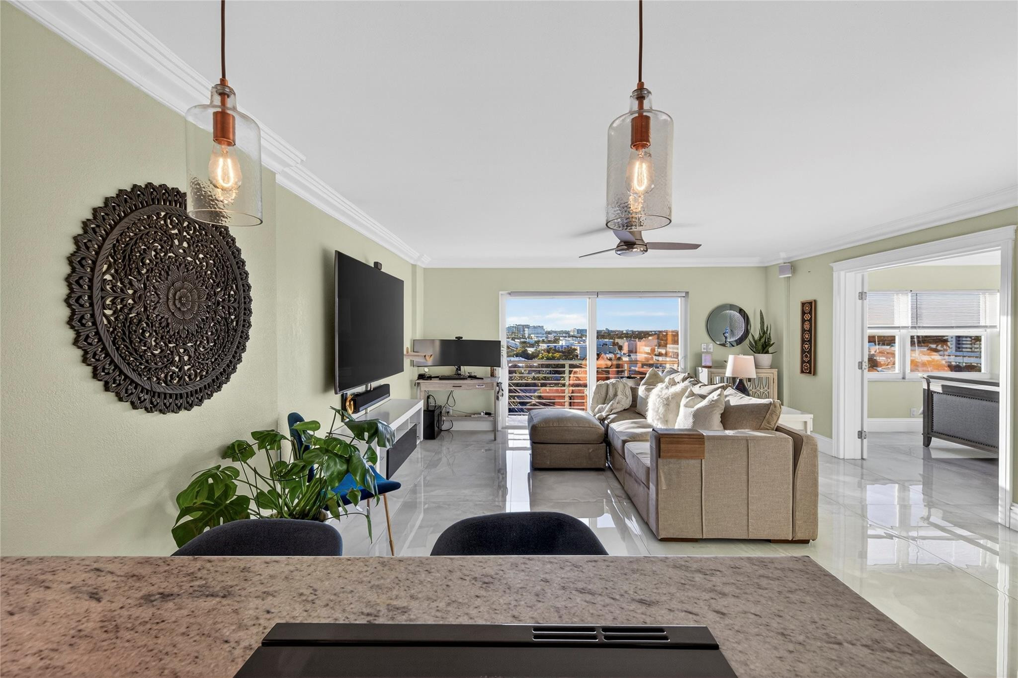 LAUDERDALE TOWER - Residential