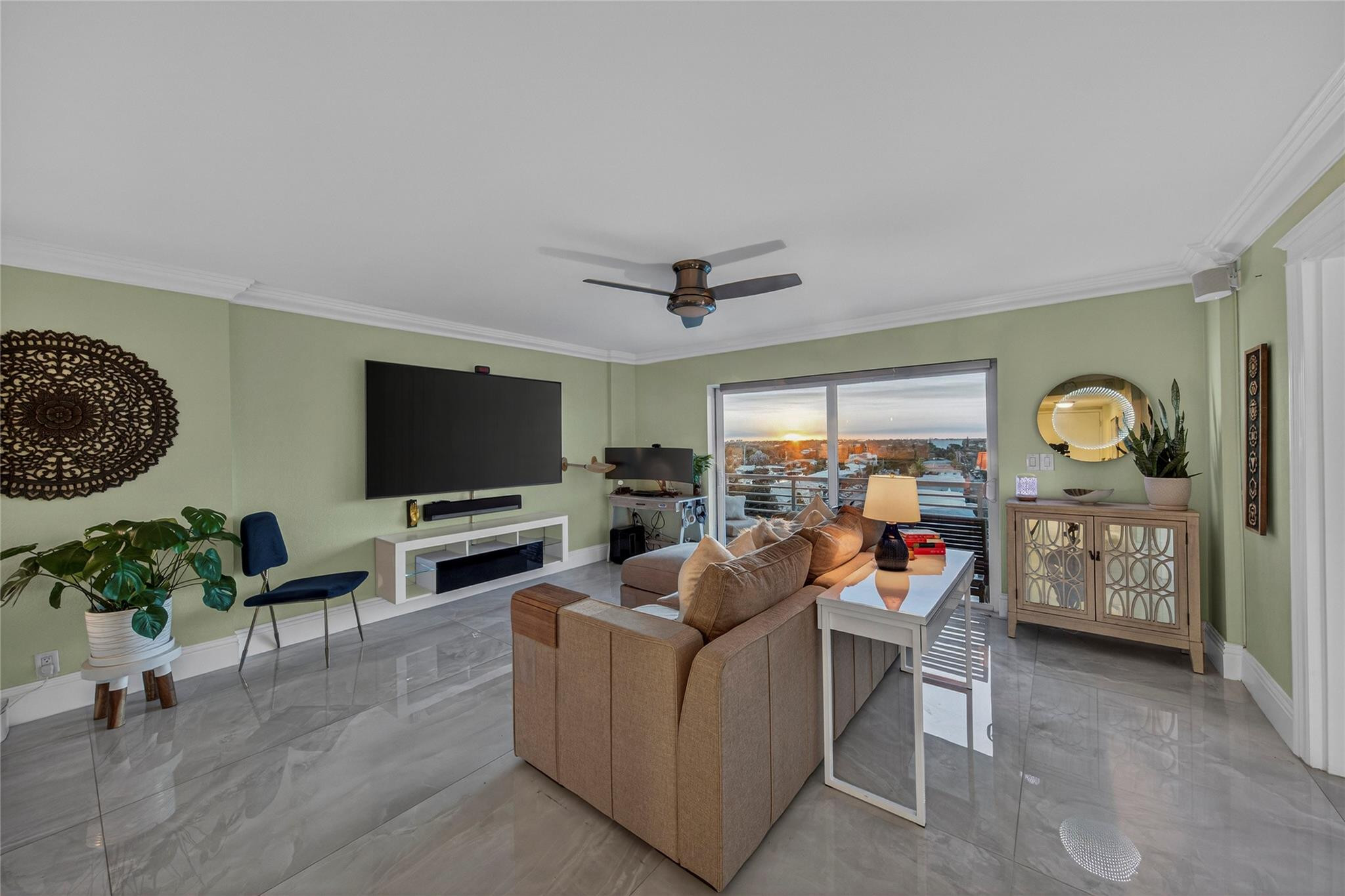 LAUDERDALE TOWER - Residential