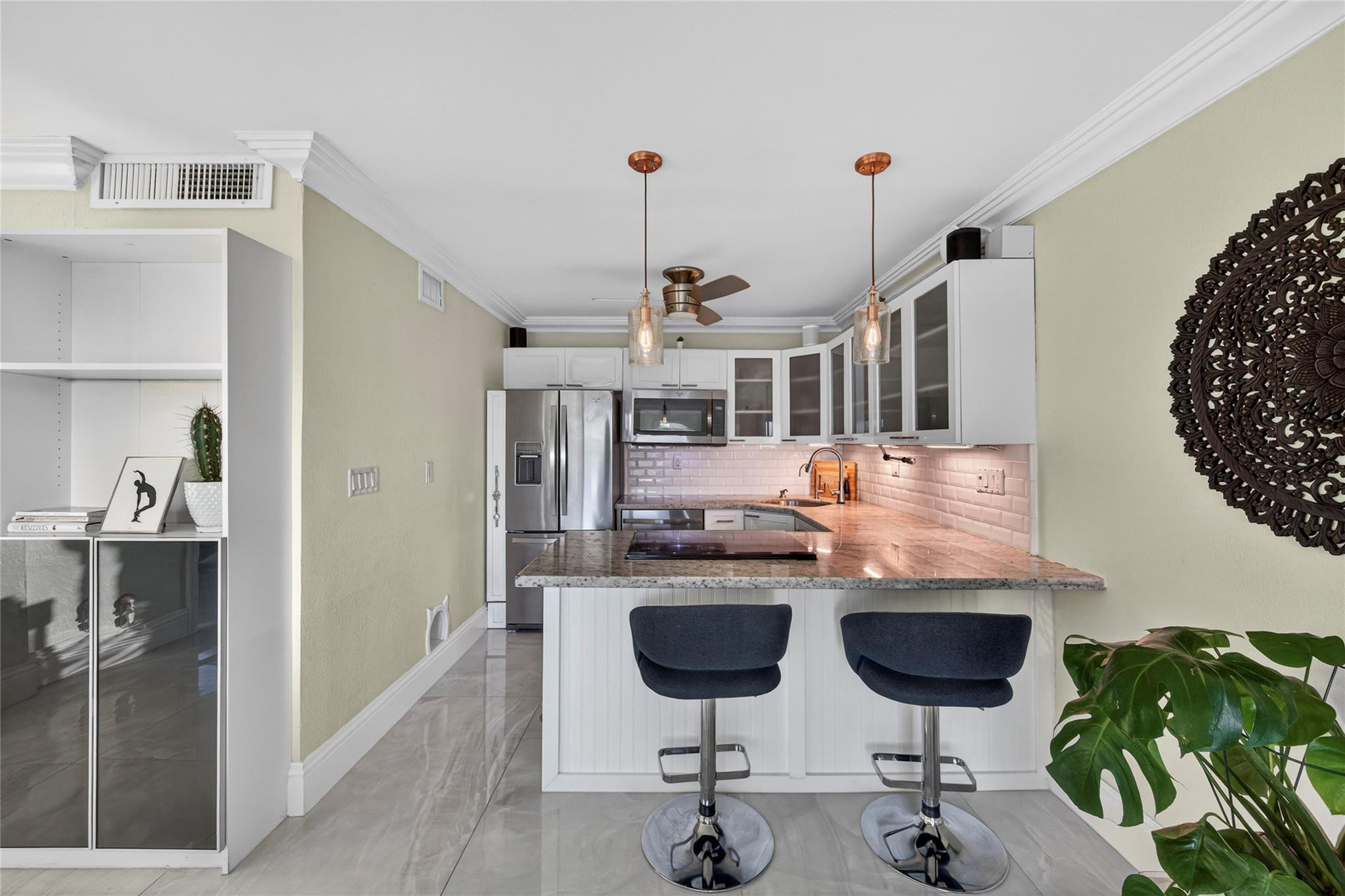 LAUDERDALE TOWER - Residential