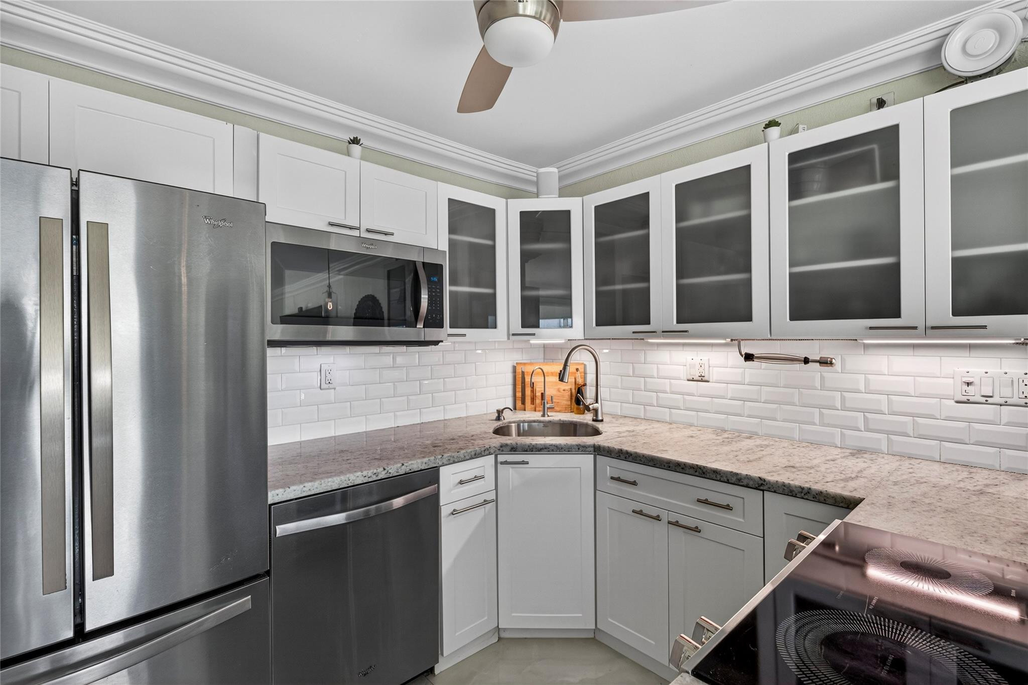 LAUDERDALE TOWER - Residential