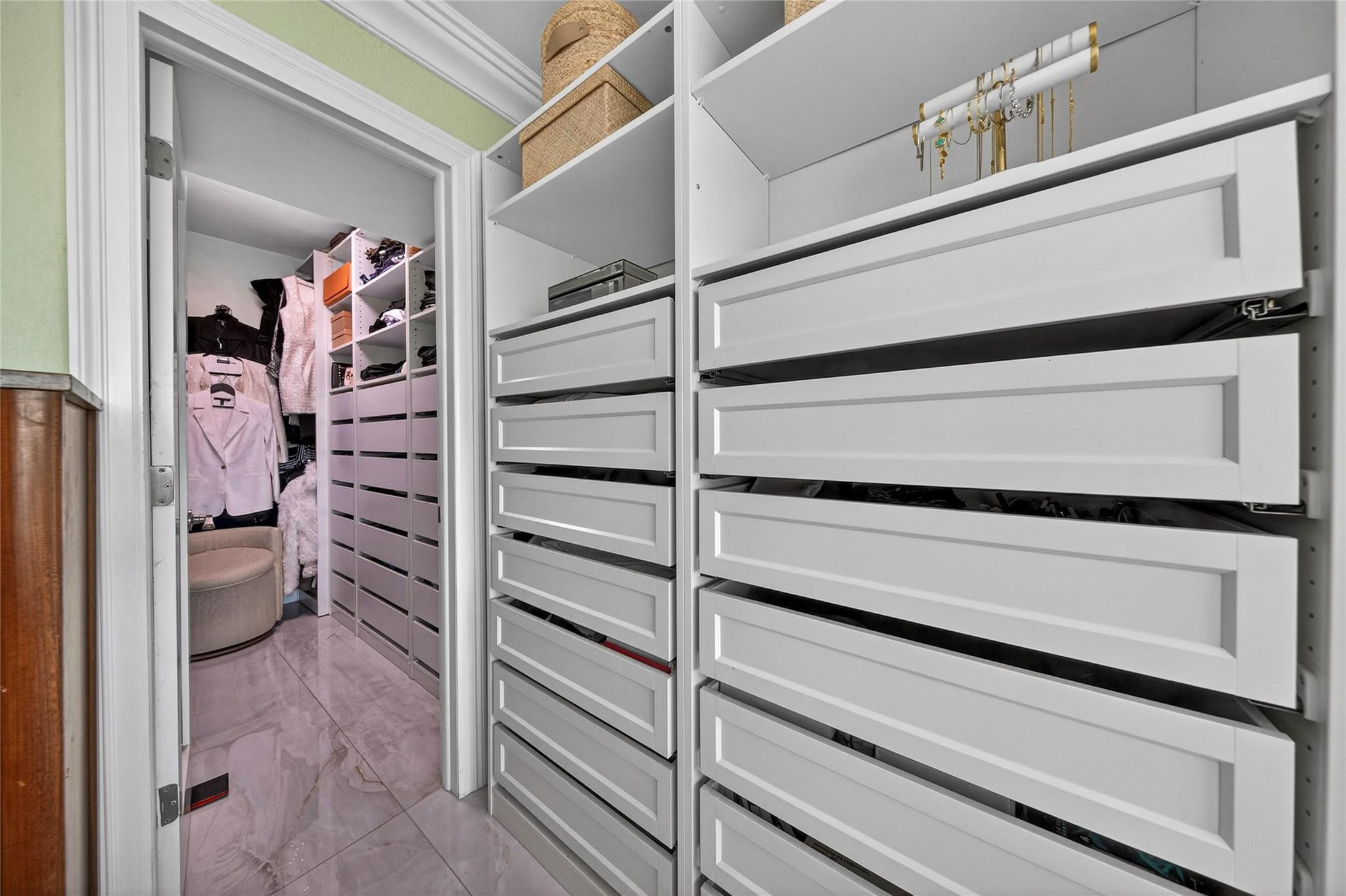 LAUDERDALE TOWER - Residential