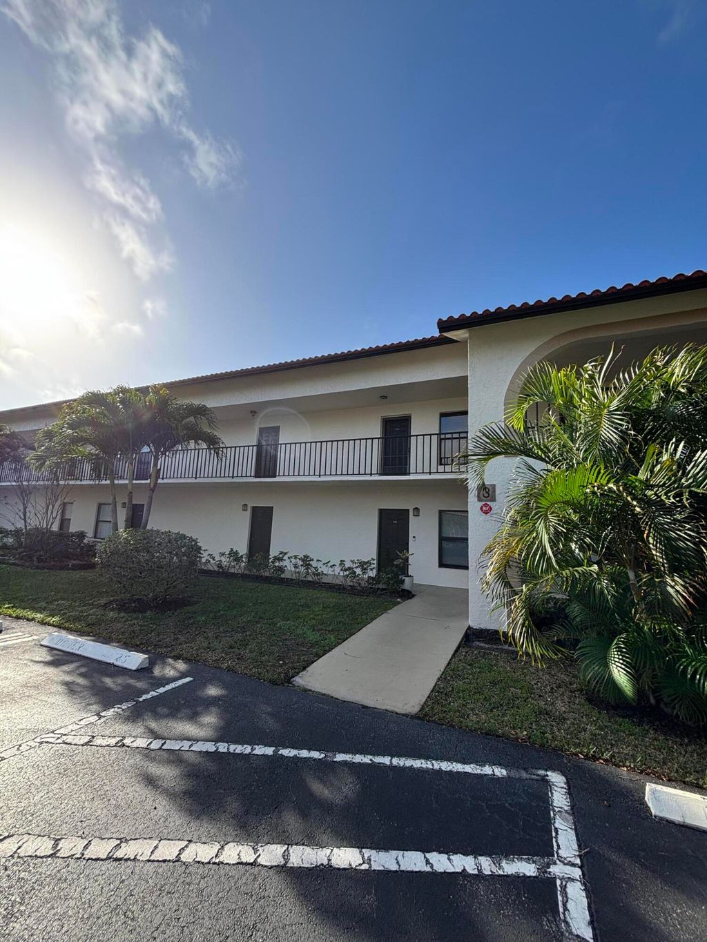 Photo of 3 Via De Casas Sur #204, Boynton Beach, FL 33426 (MLS # R11168253)