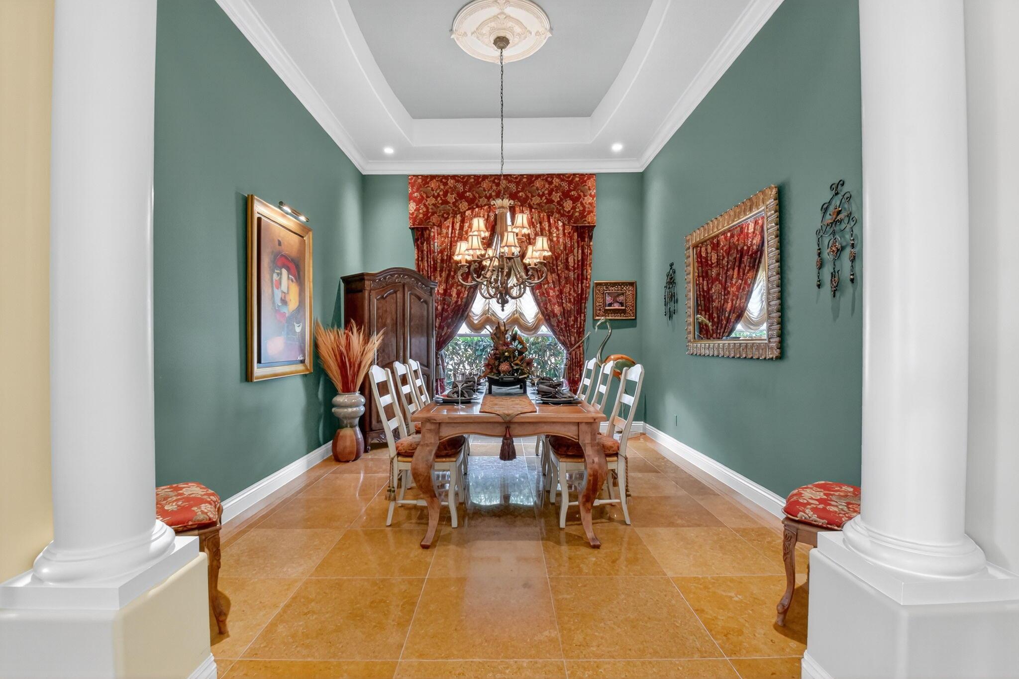 VALENCIA PALMS - Residential