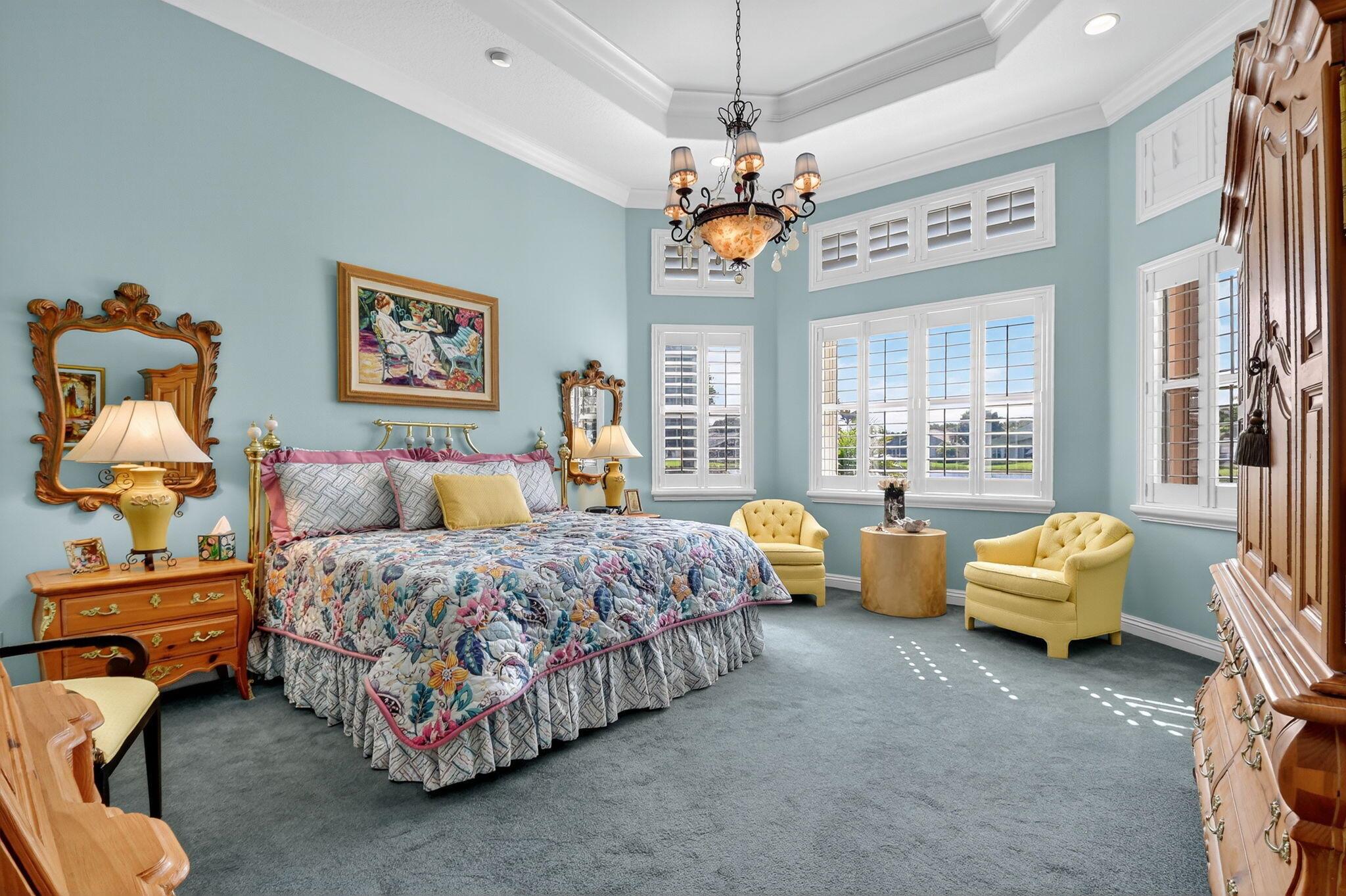 VALENCIA PALMS - Residential