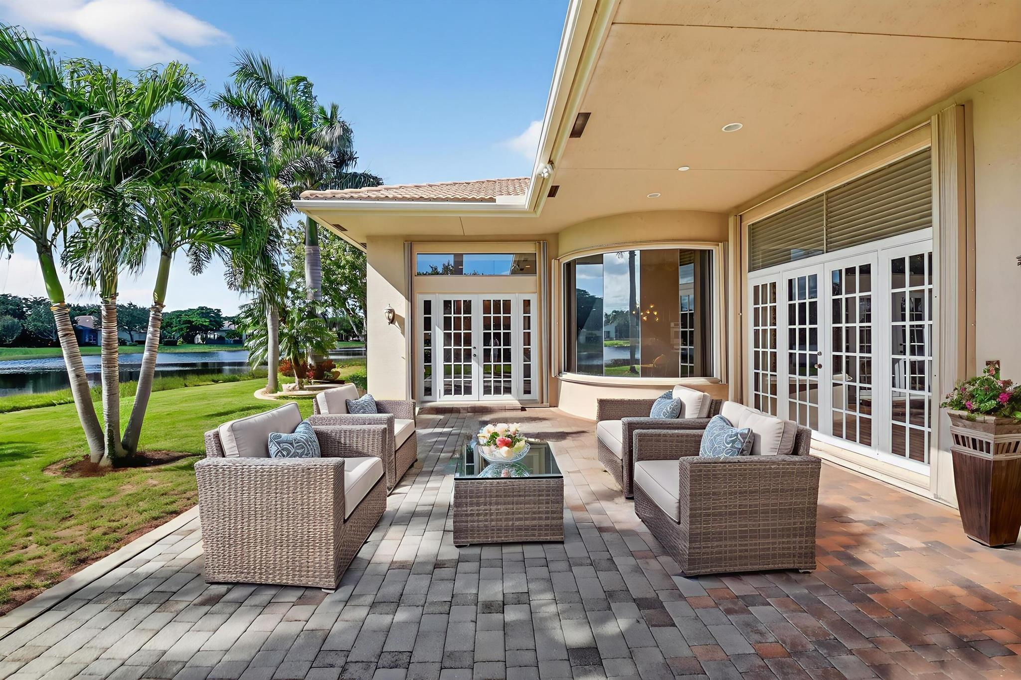 VALENCIA PALMS - Residential