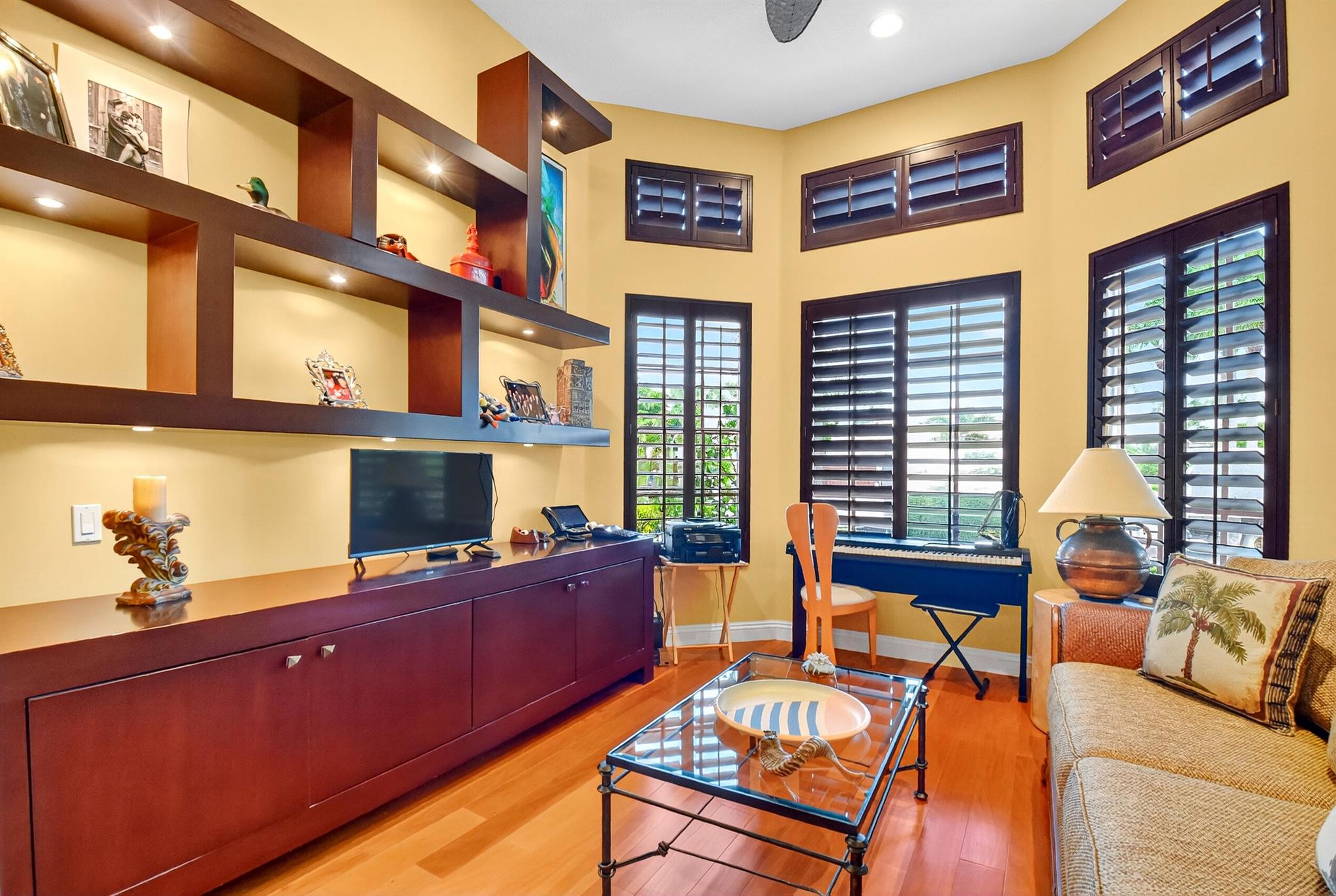 VALENCIA PALMS - Residential