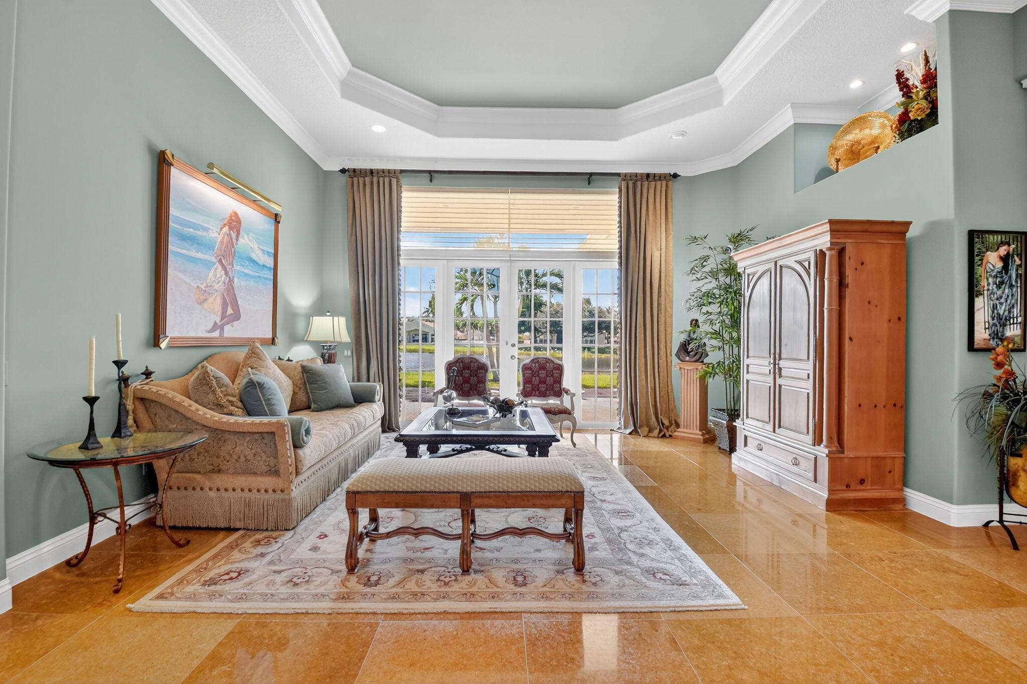 VALENCIA PALMS - Residential