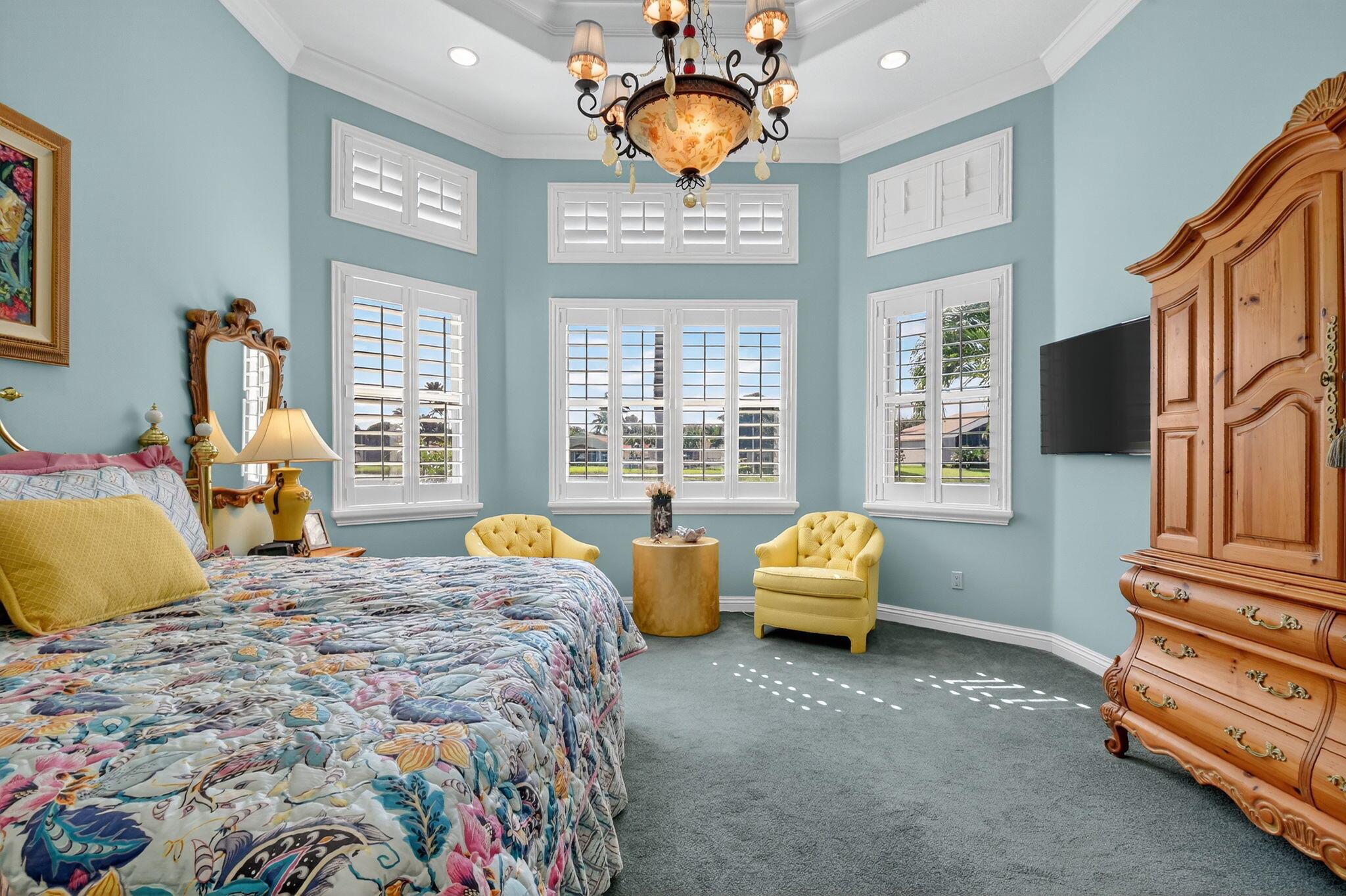 VALENCIA PALMS - Residential