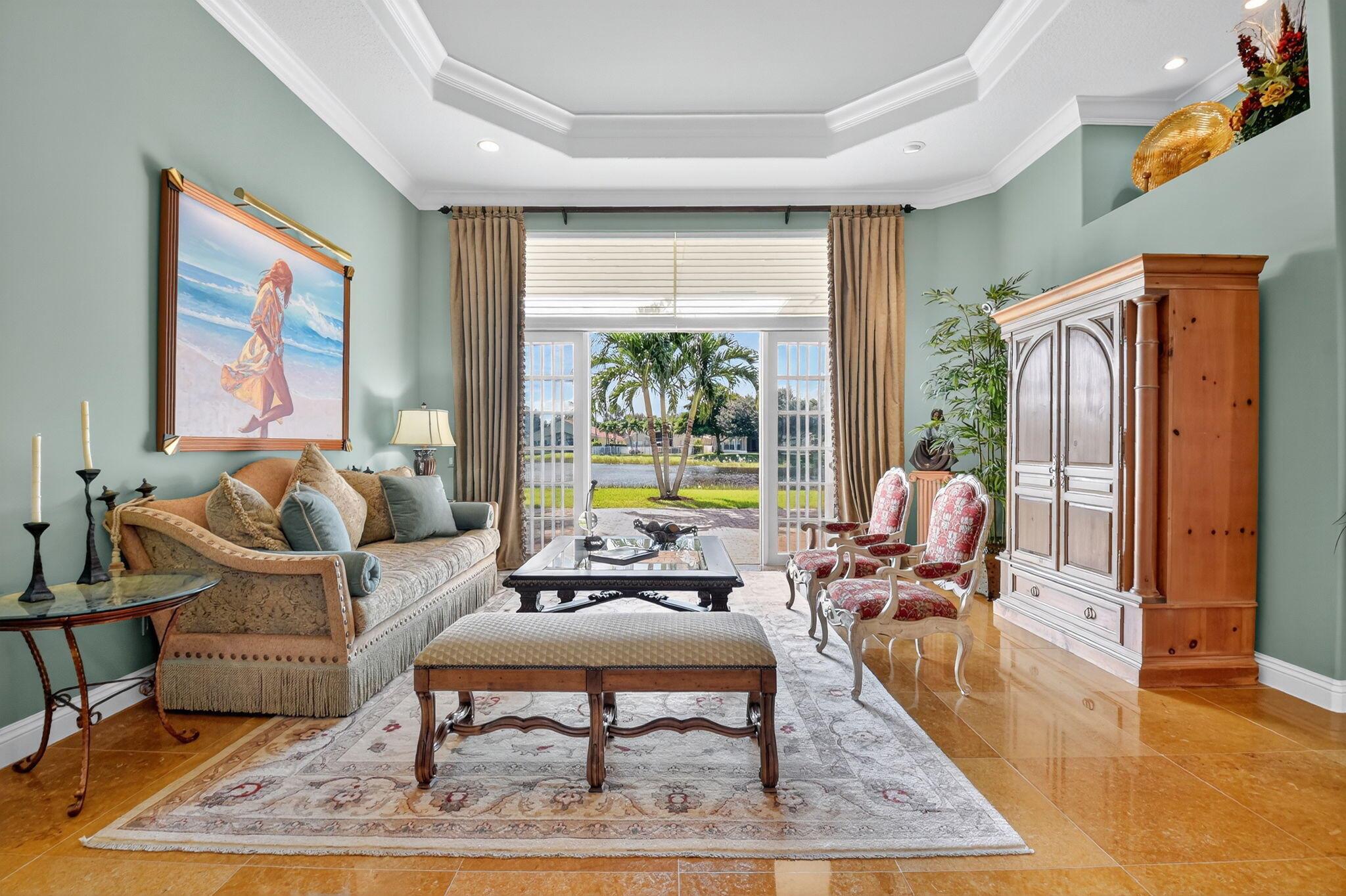 VALENCIA PALMS - Residential