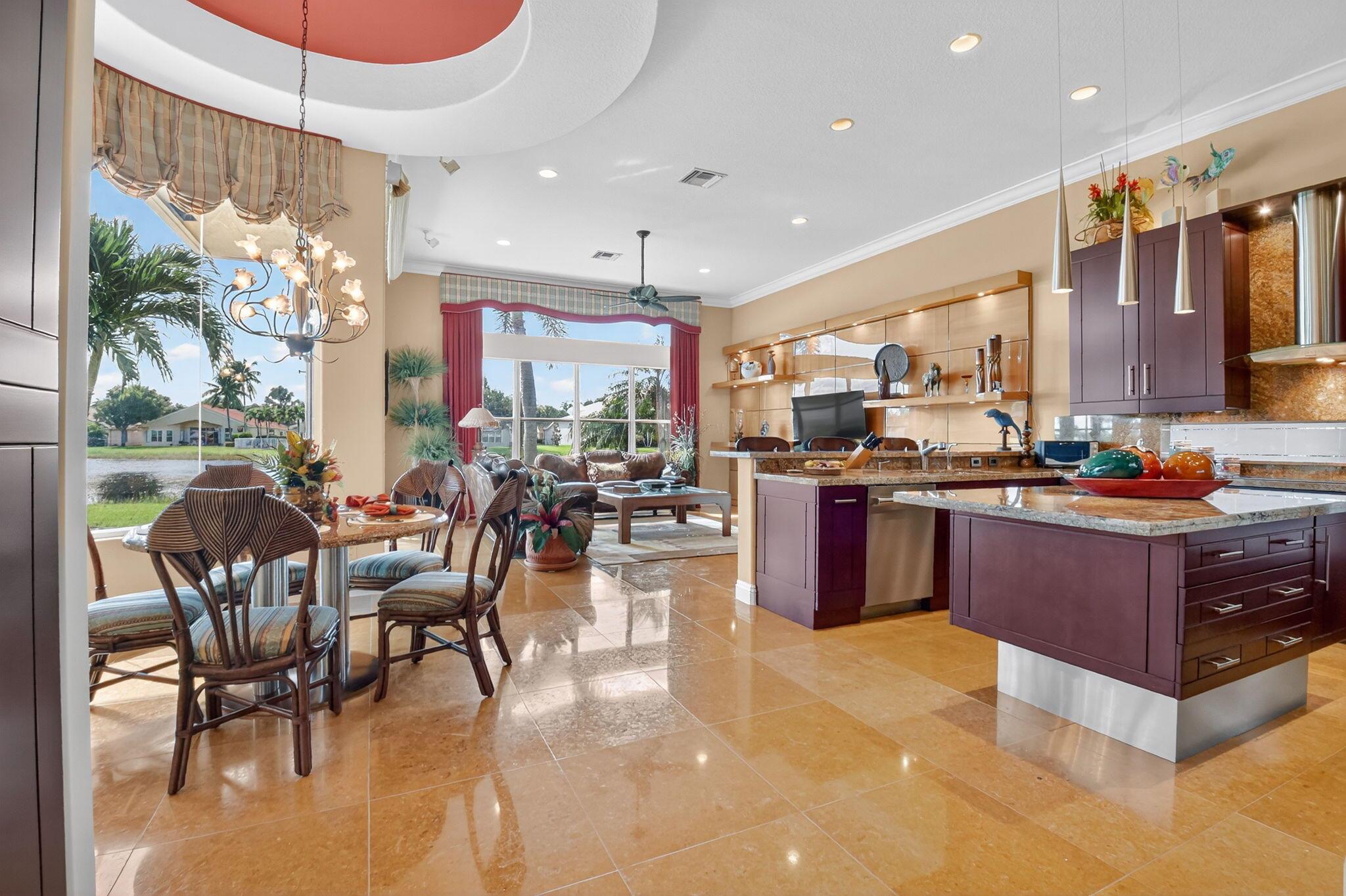 VALENCIA PALMS - Residential
