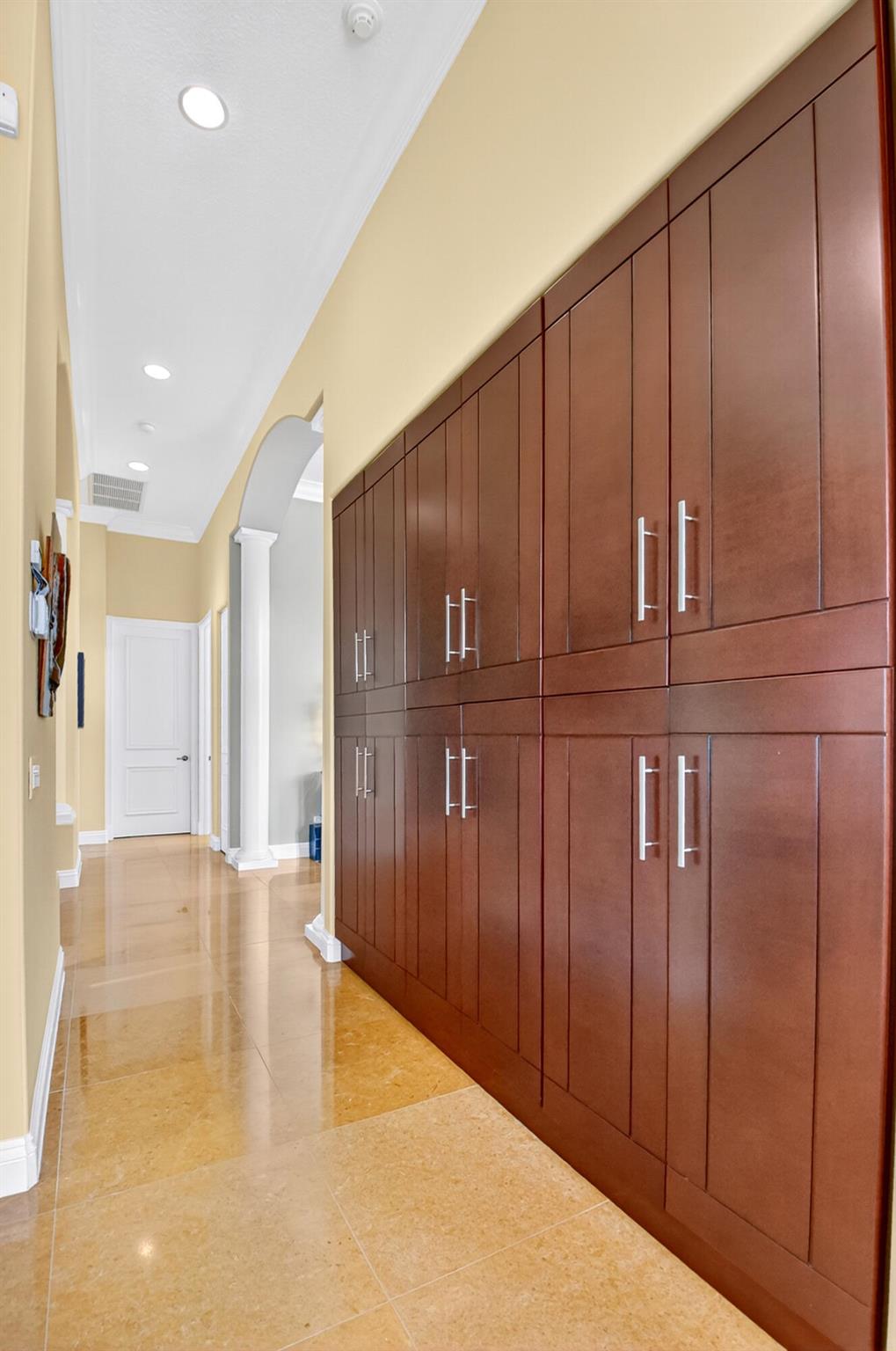 VALENCIA PALMS - Residential