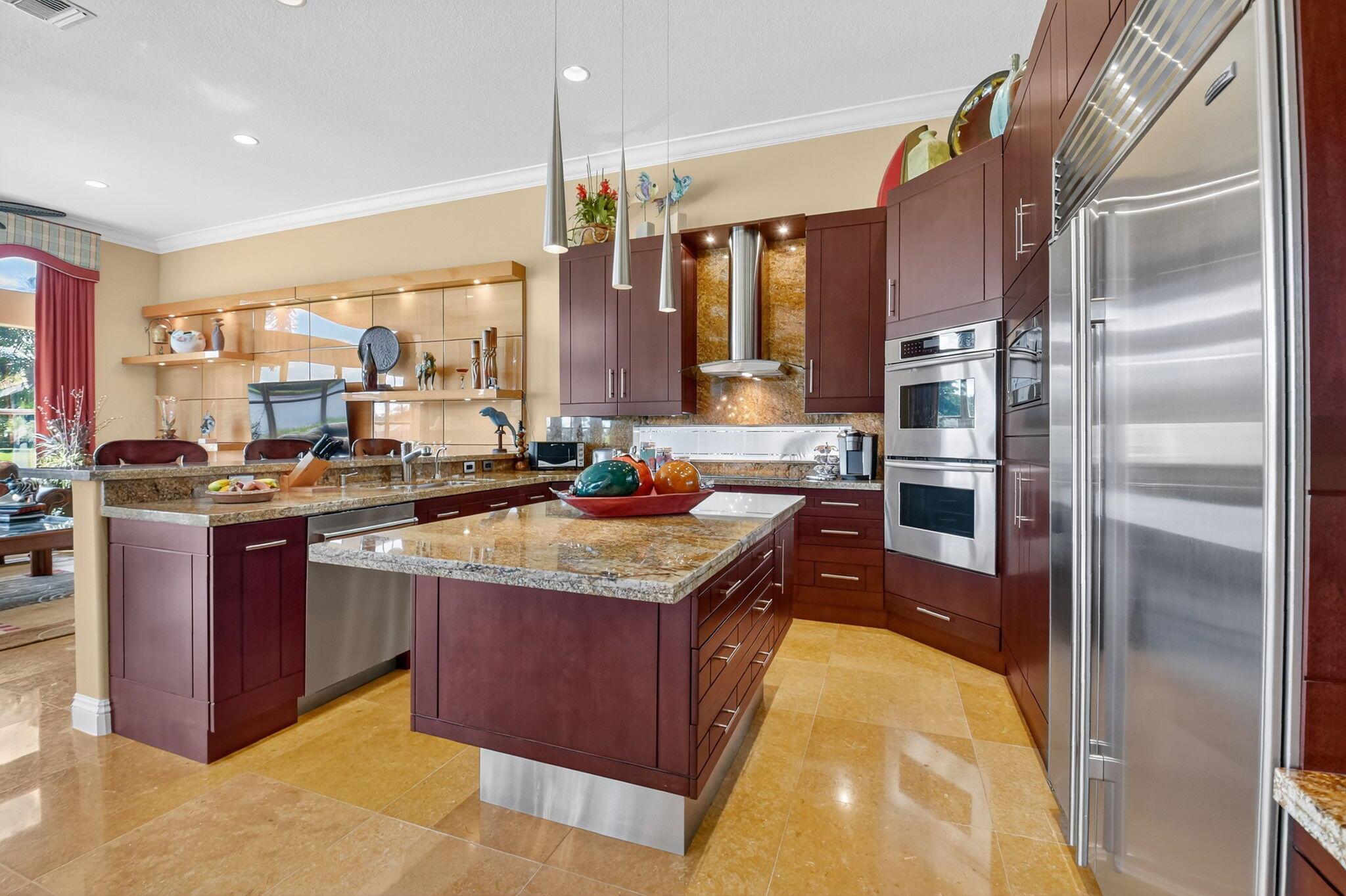 VALENCIA PALMS - Residential