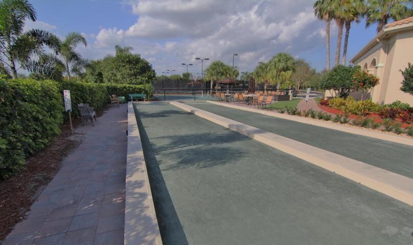 VALENCIA PALMS - Residential