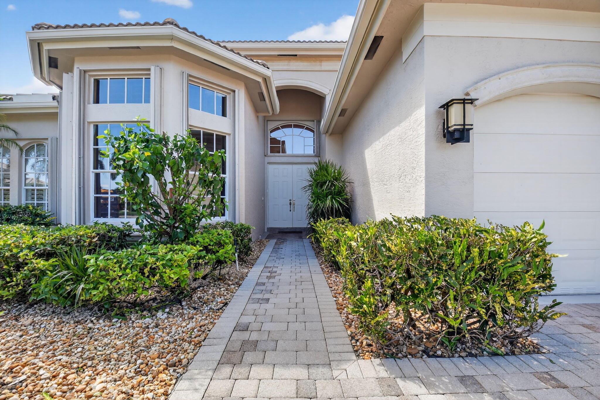 VALENCIA PALMS - Residential
