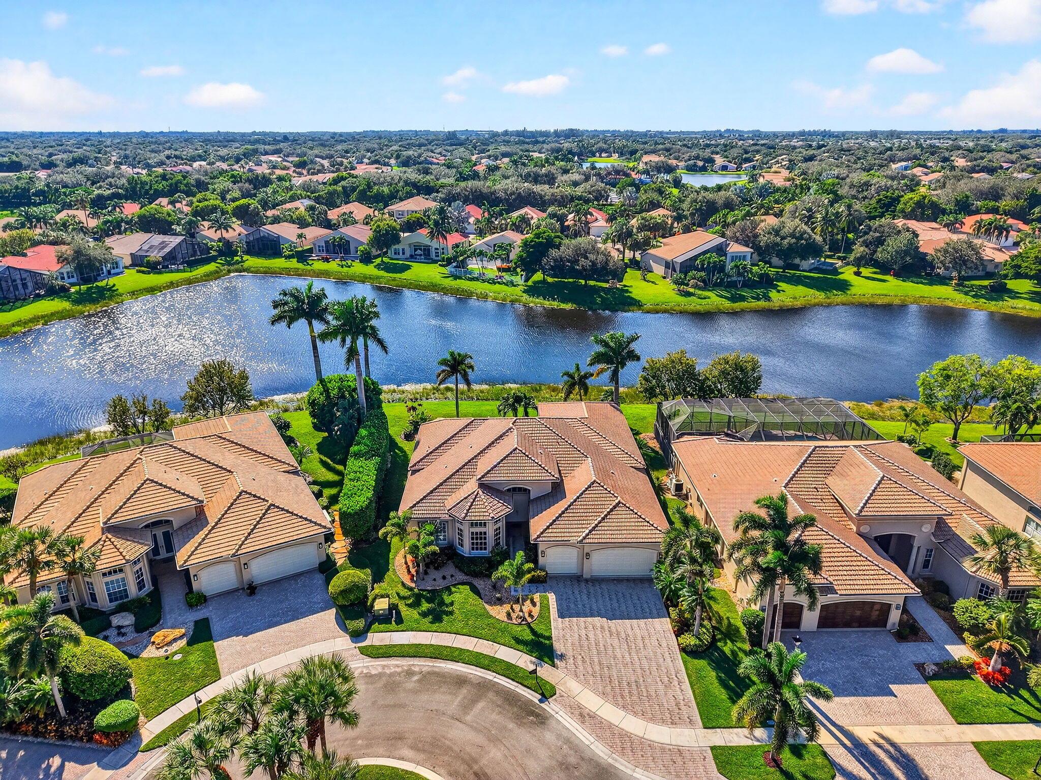 VALENCIA PALMS - Residential