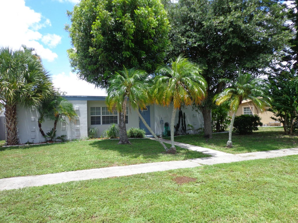 Photo of 11751 Oleander Drive, Royal Palm Beach, FL 33411 (MLS # B26071778)