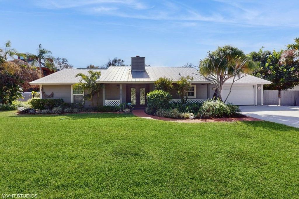 Photo of 9278 SE Sharon Street SE, Hobe Sound, FL 33455 (MLS # R11158981)