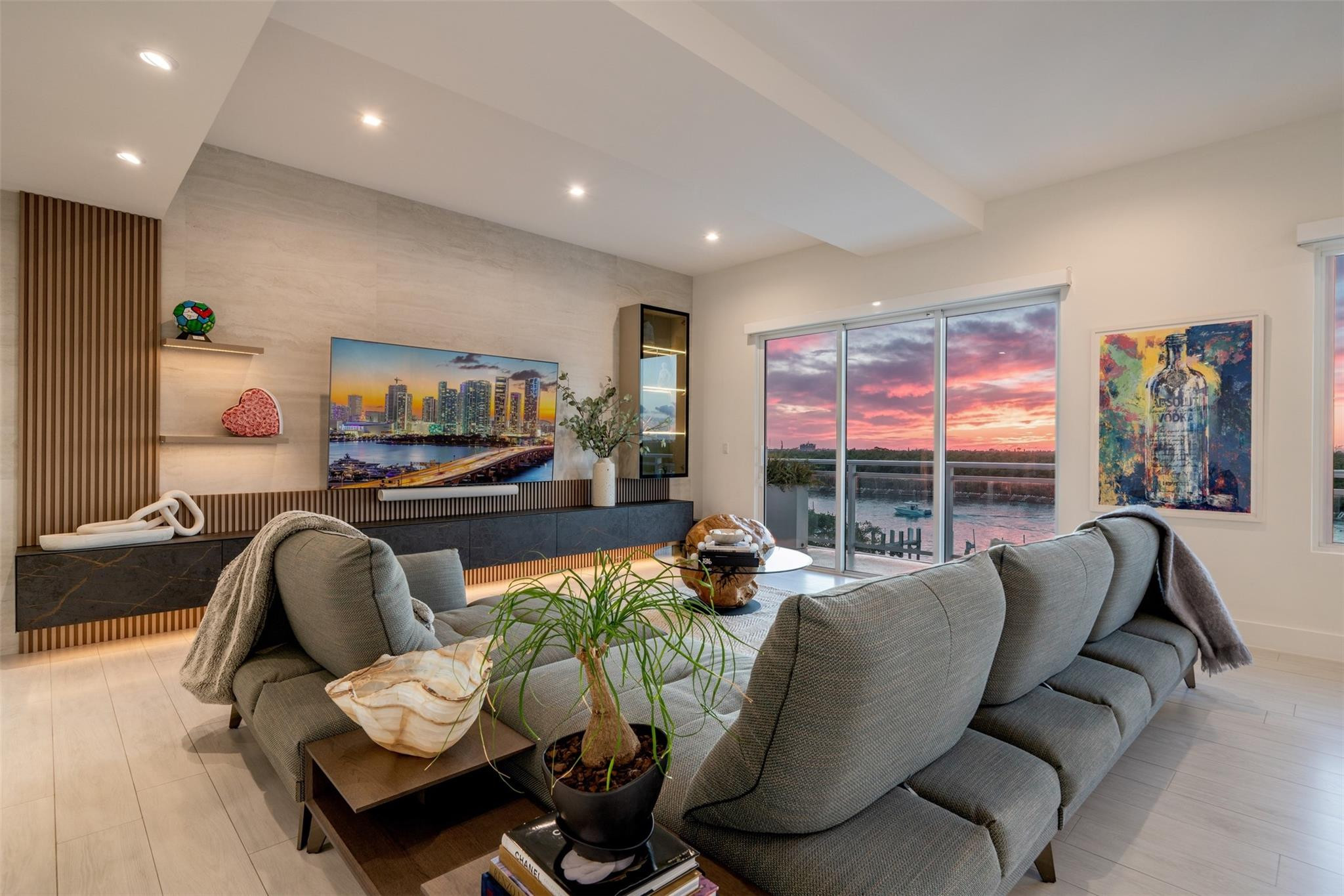 SEASIDE VILLAGE EAST COND - Residential