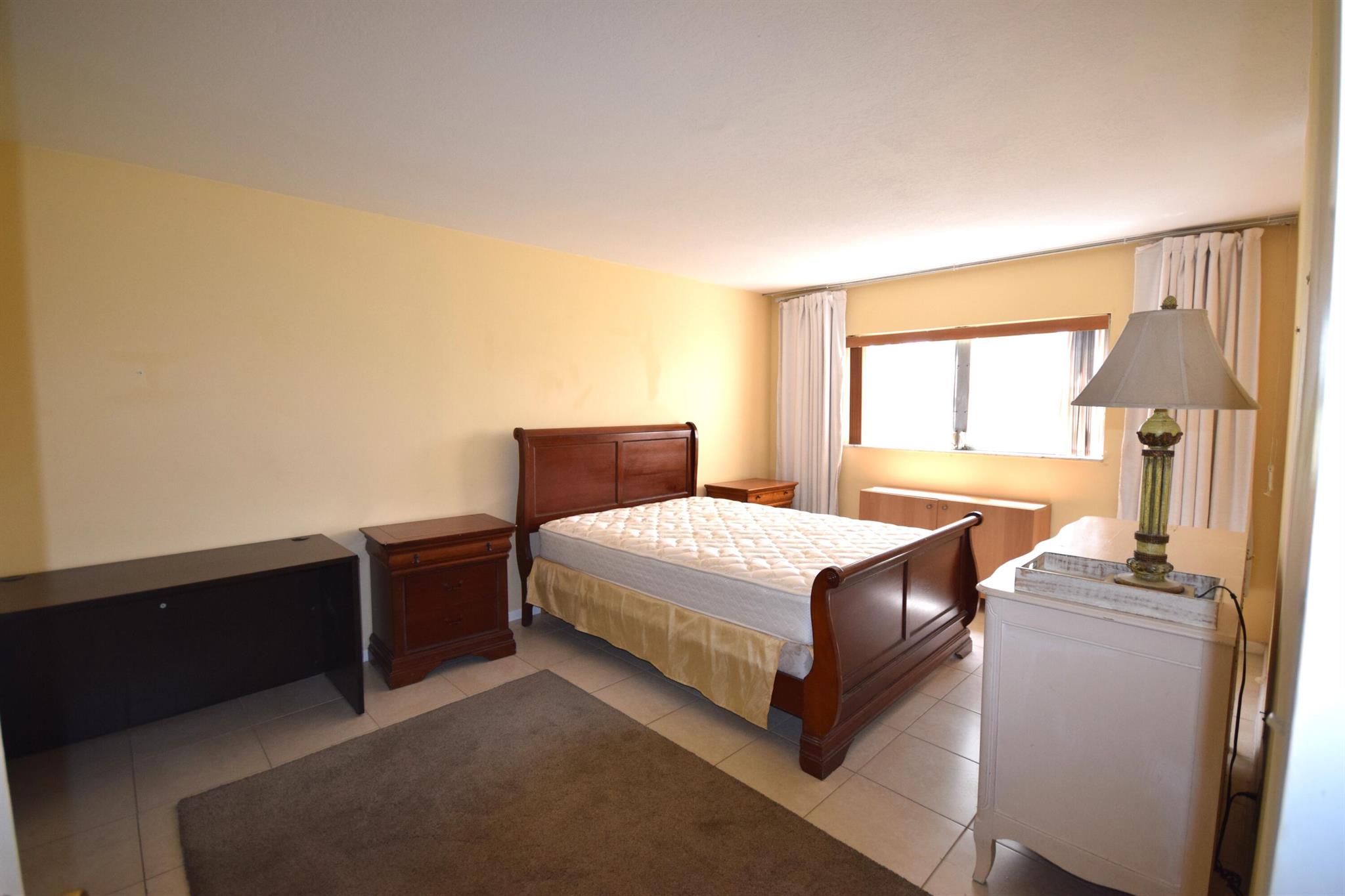 ORIOLE GOLF & TENNIS CLUB - Residential