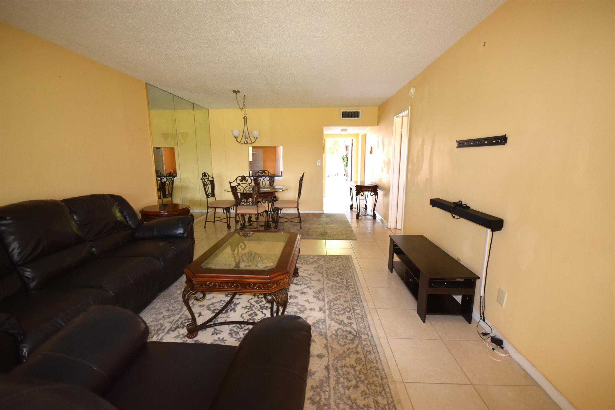ORIOLE GOLF & TENNIS CLUB - Residential