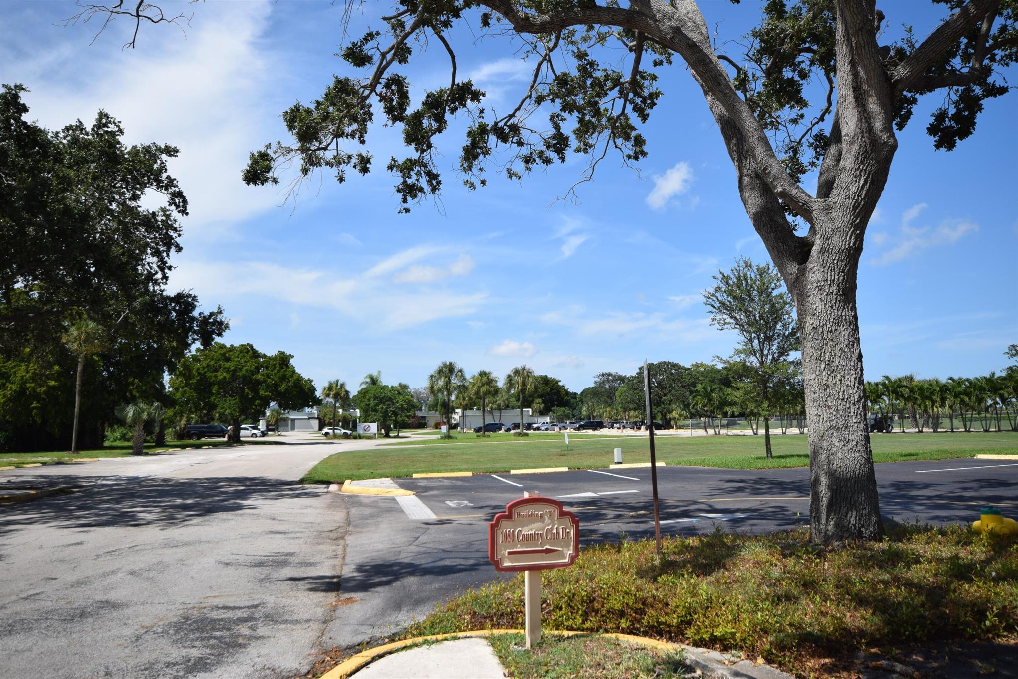 ORIOLE GOLF & TENNIS CLUB - Residential