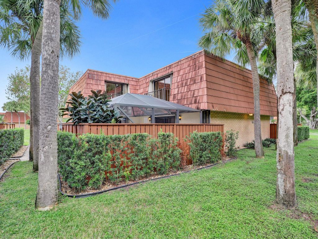 Photo of 131 Live Oak Lane, Boynton Beach, FL 33436 (MLS # R10943146)