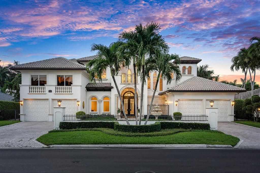 Photo of 215 Royal Palm Way, Boca Raton, FL 33432 (MLS # R10637656)