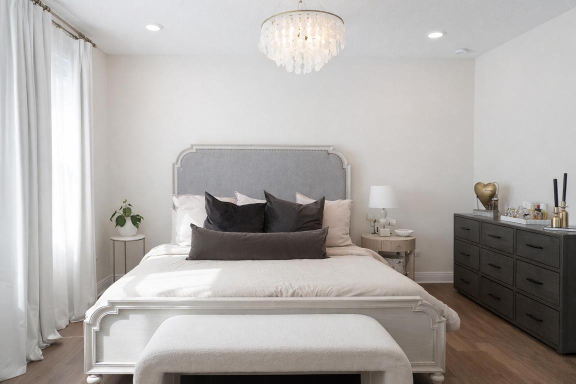 CRYSTAL LAKE 1ST SEC - Residential