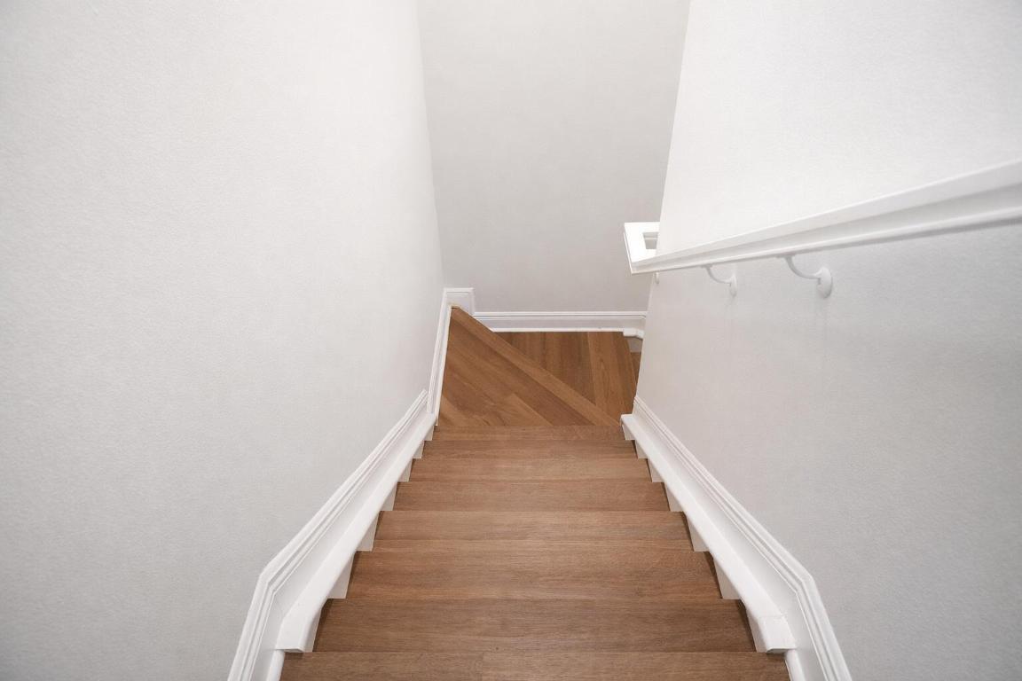 CRYSTAL LAKE 1ST SEC - Residential