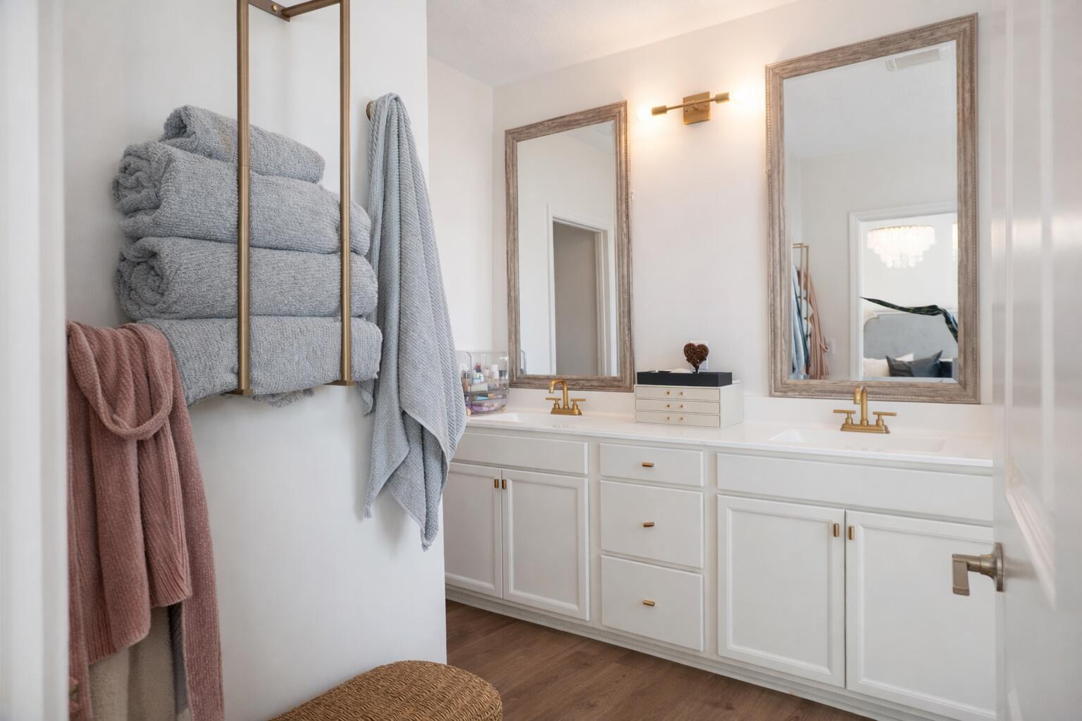 CRYSTAL LAKE 1ST SEC - Residential