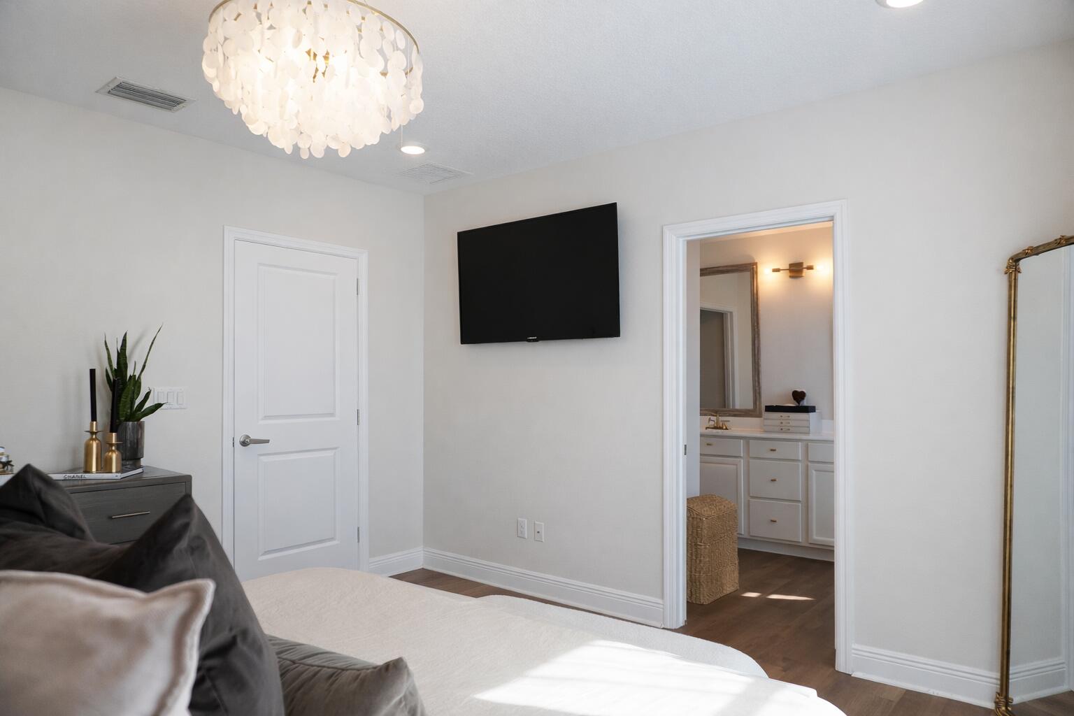 CRYSTAL LAKE 1ST SEC - Residential