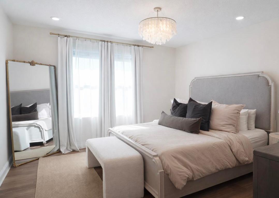 CRYSTAL LAKE 1ST SEC - Residential