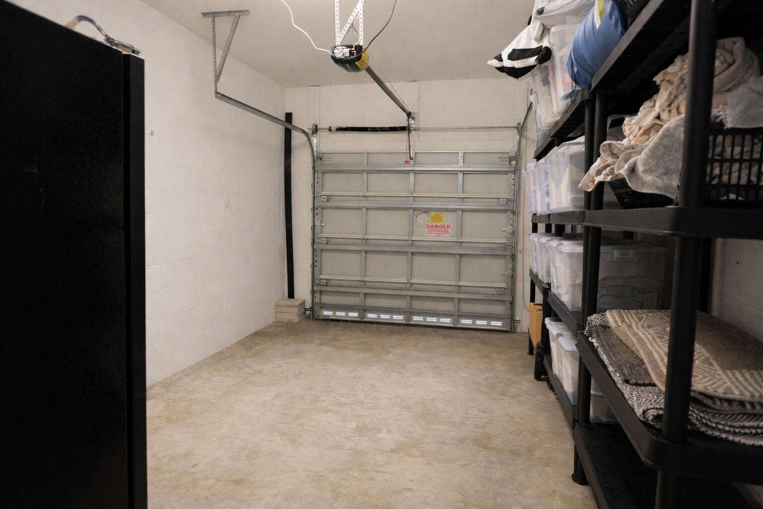 CRYSTAL LAKE 1ST SEC - Residential