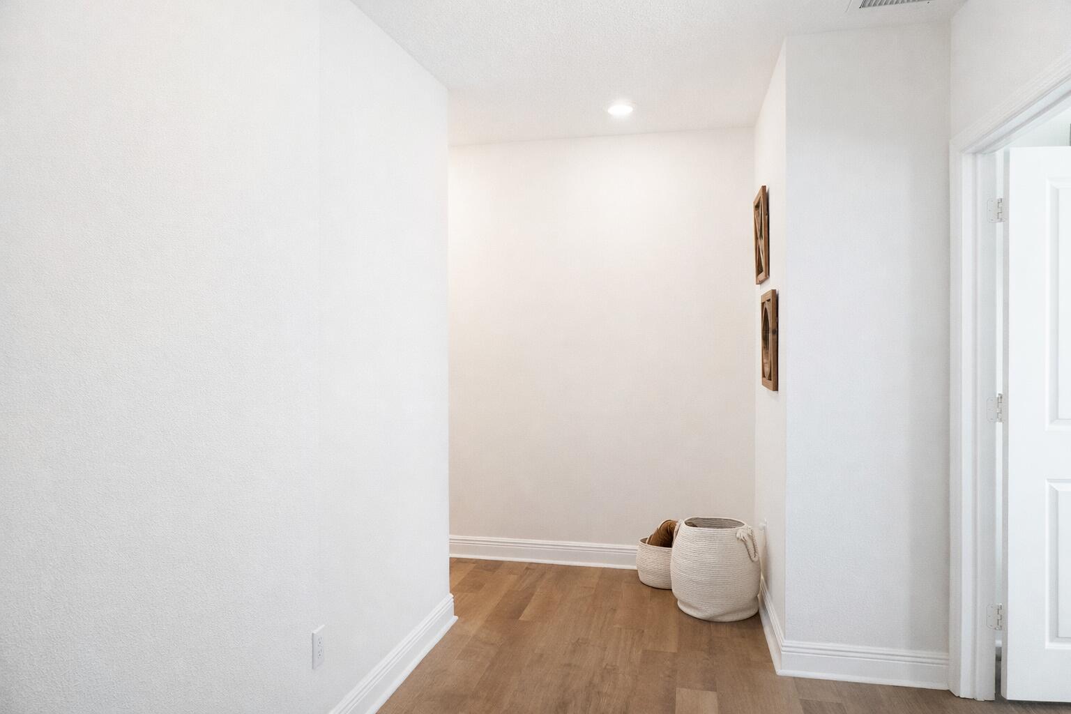 CRYSTAL LAKE 1ST SEC - Residential