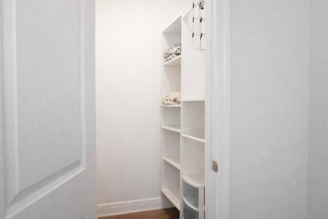 CRYSTAL LAKE 1ST SEC - Residential