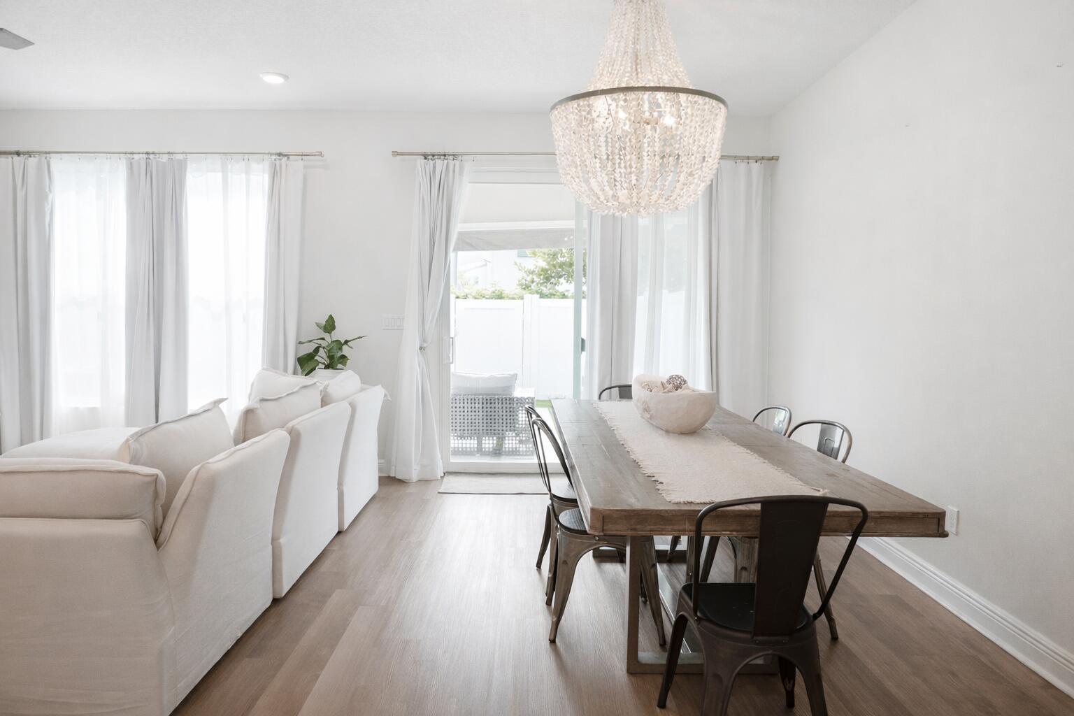 CRYSTAL LAKE 1ST SEC - Residential