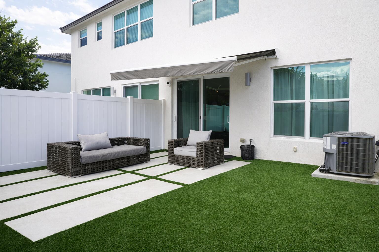 CRYSTAL LAKE 1ST SEC - Residential