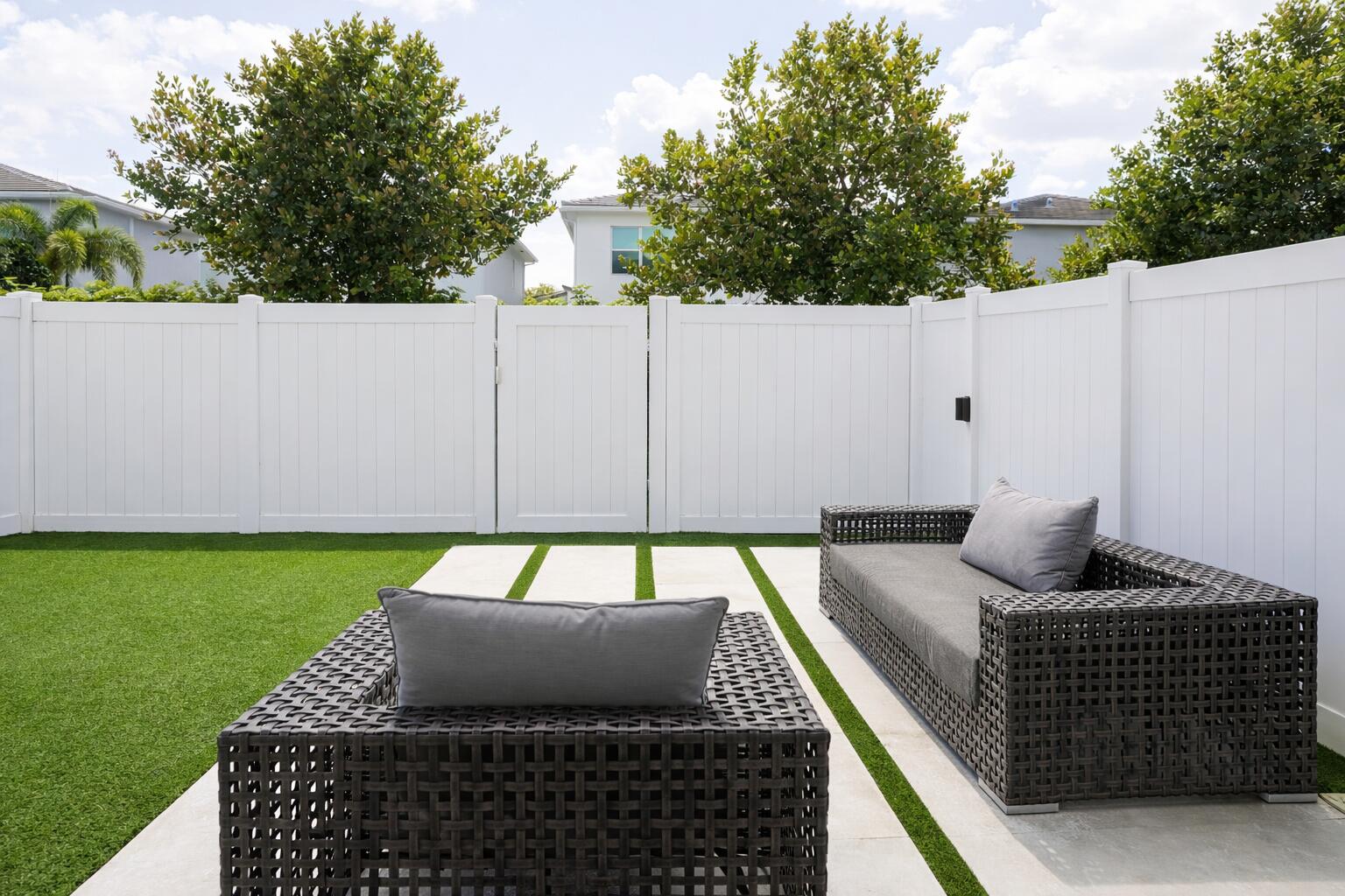 CRYSTAL LAKE 1ST SEC - Residential