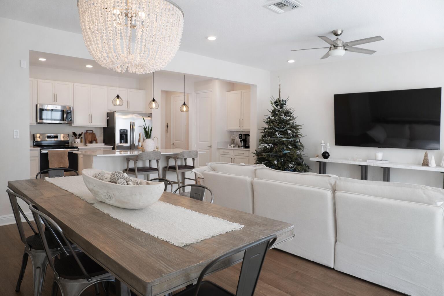 CRYSTAL LAKE 1ST SEC - Residential