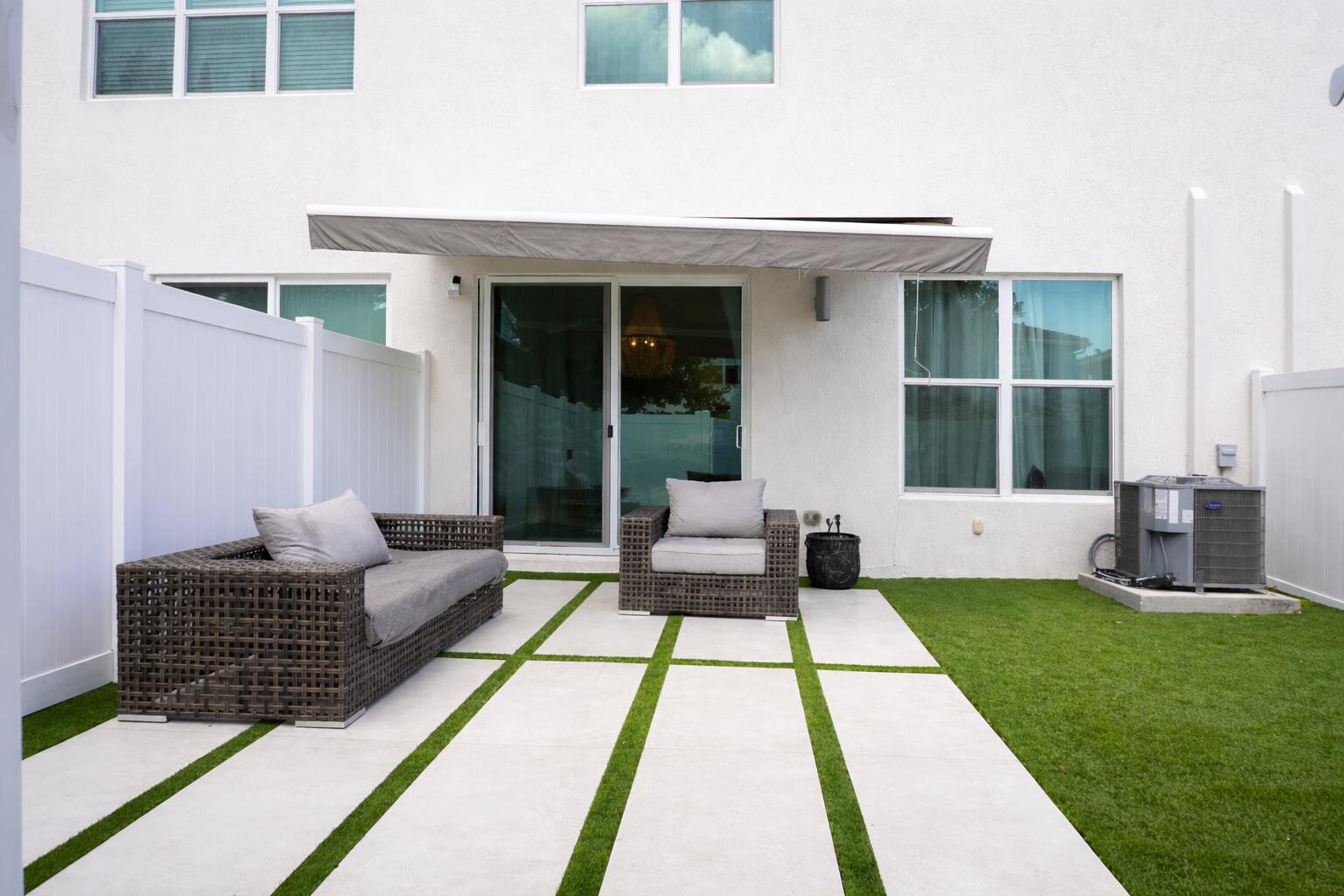 CRYSTAL LAKE 1ST SEC - Residential