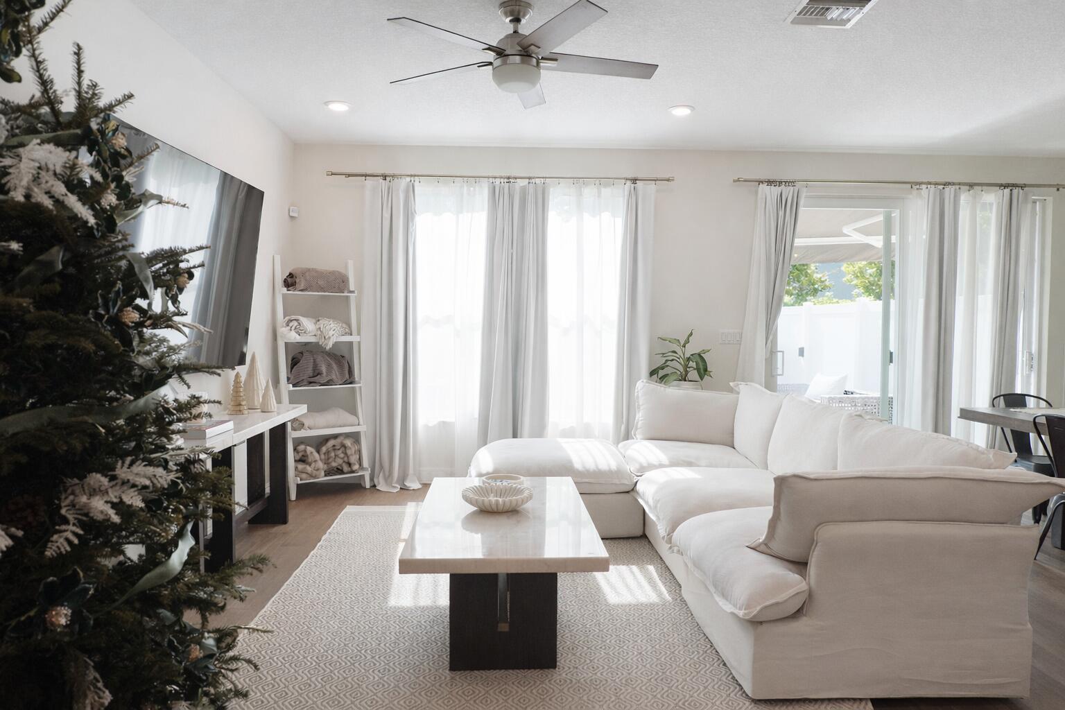 CRYSTAL LAKE 1ST SEC - Residential