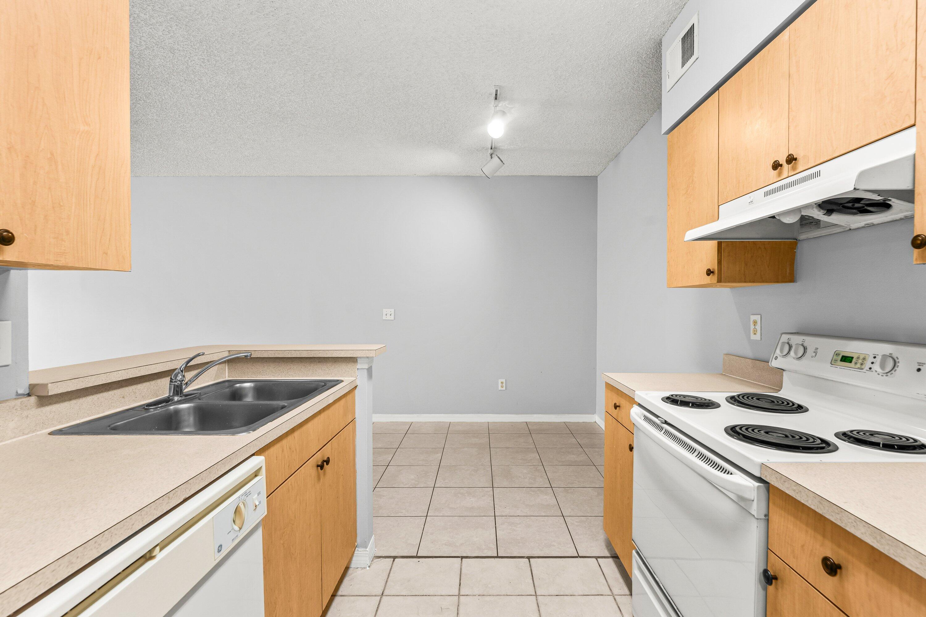 SPA AT SUNSET ISLES CONDOMINIUM - Residential