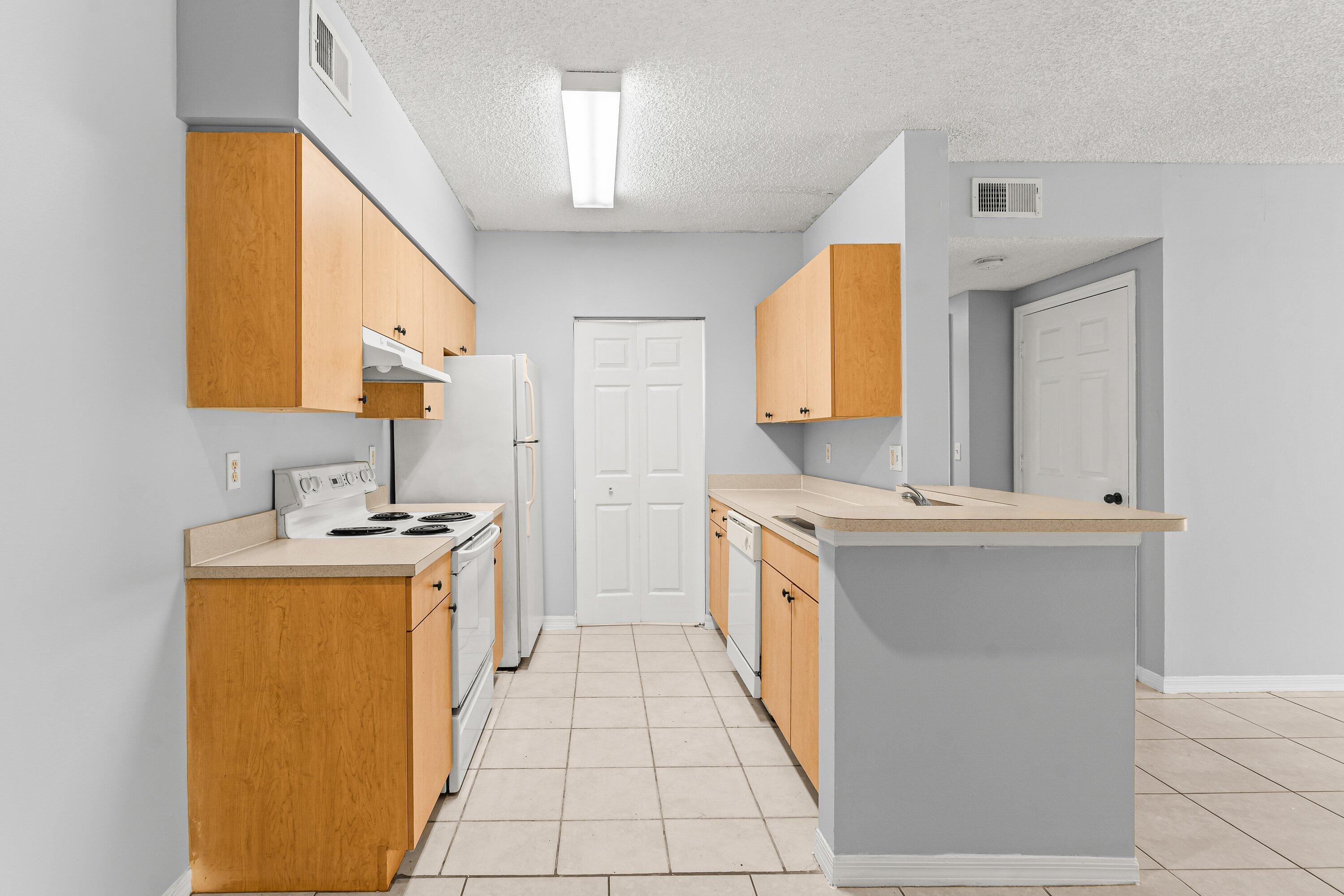 SPA AT SUNSET ISLES CONDOMINIUM - Residential