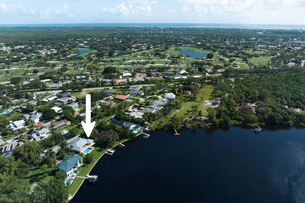 Photo of 9420 SE Point Terrace, Tequesta, FL 33469 (MLS # R10928238)