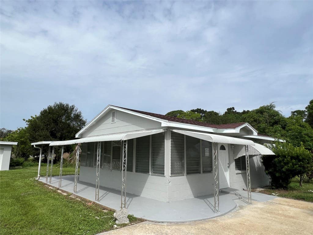 Photo of 1811 N 47th Street, Fort Pierce, FL 34947 (MLS # F10535720)