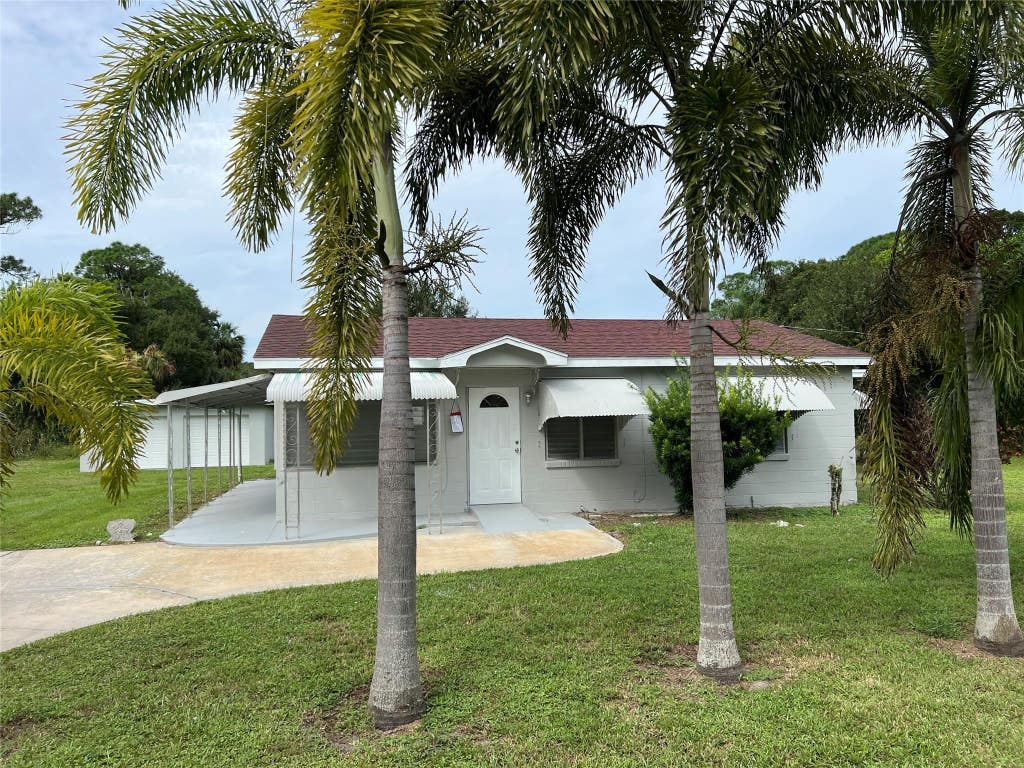 Photo of 1811 N 47th Street, Fort Pierce, FL 34947 (MLS # F10535720)
