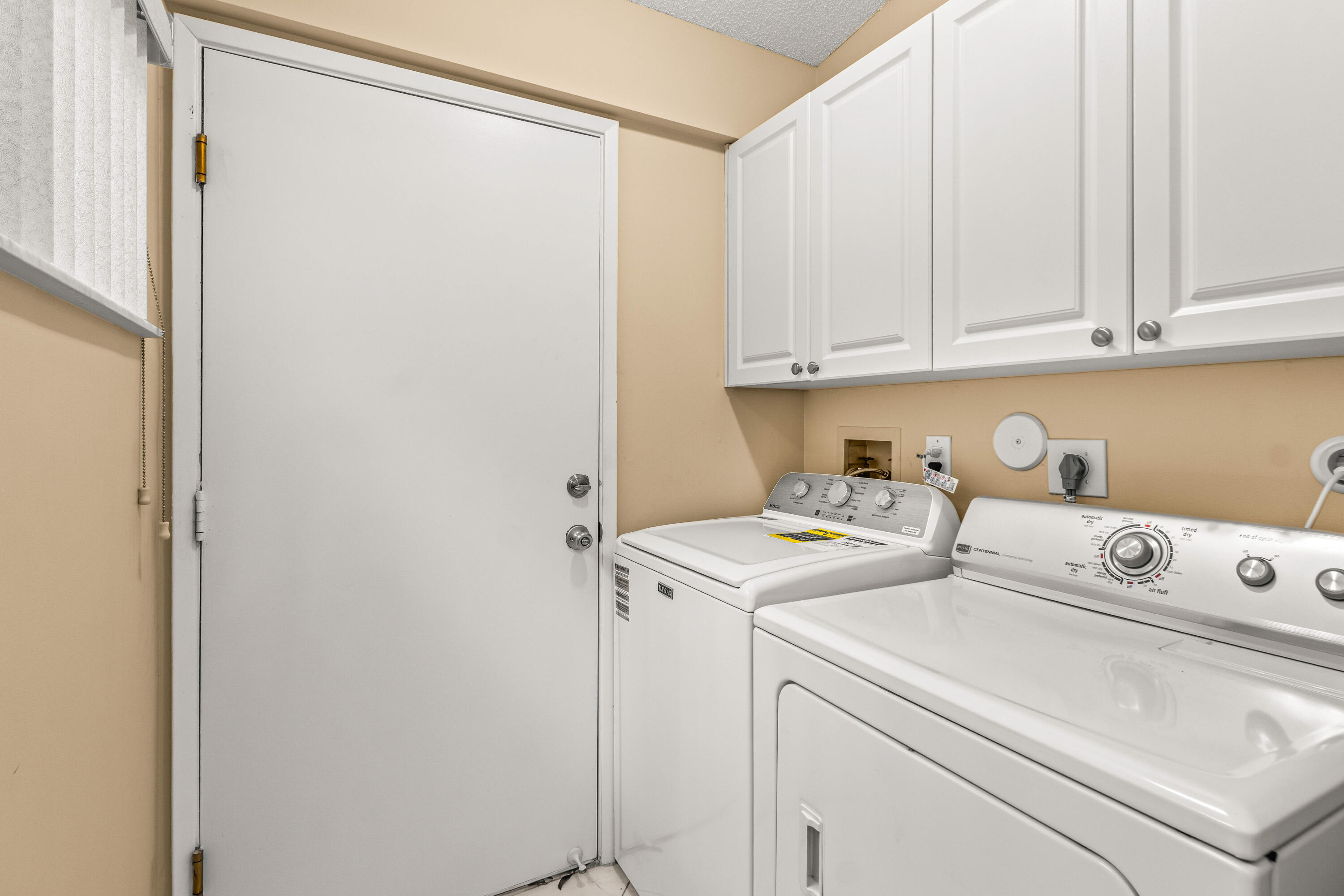 WHISPER WALK SEC E CONDO - Residential