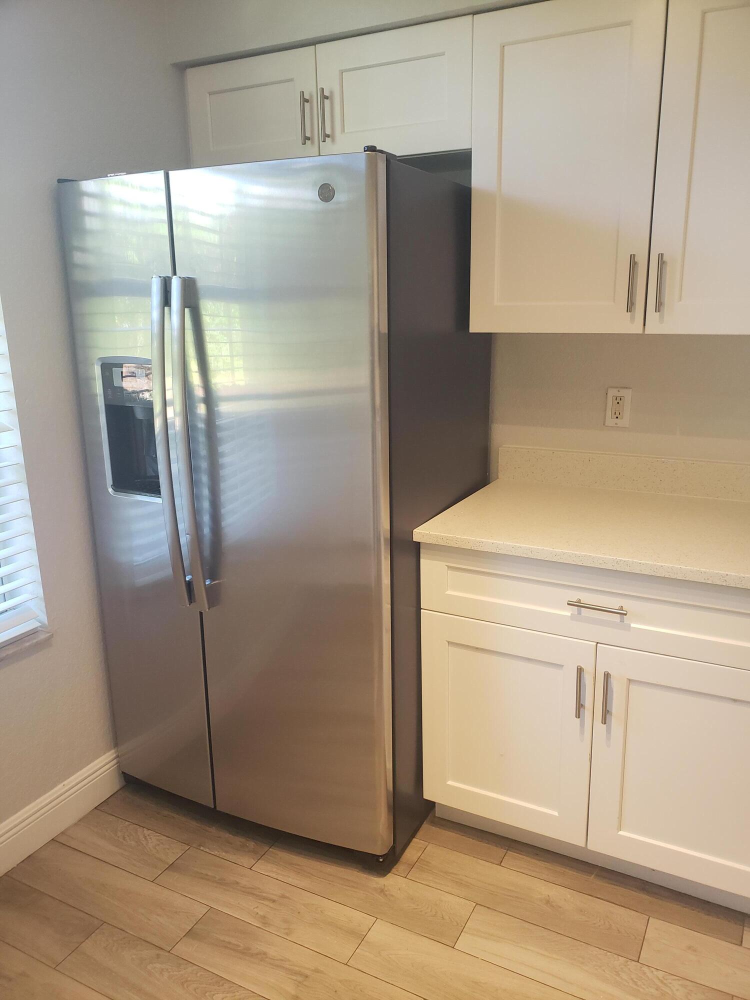 909 Belmont Place 909